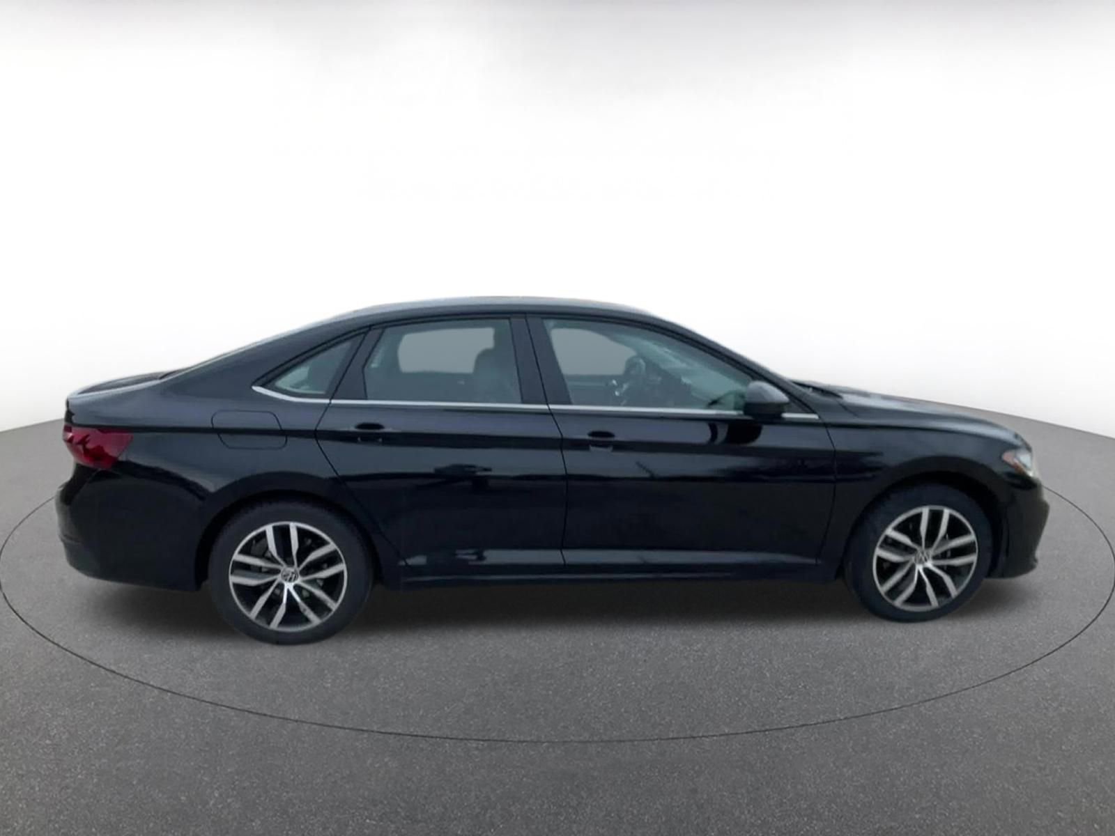 Thumbnail: 2025 Volkswagen Jetta - 16