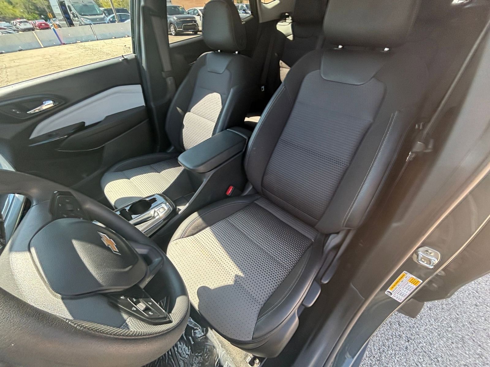 Thumbnail: 2025 Chevrolet Trax - 35