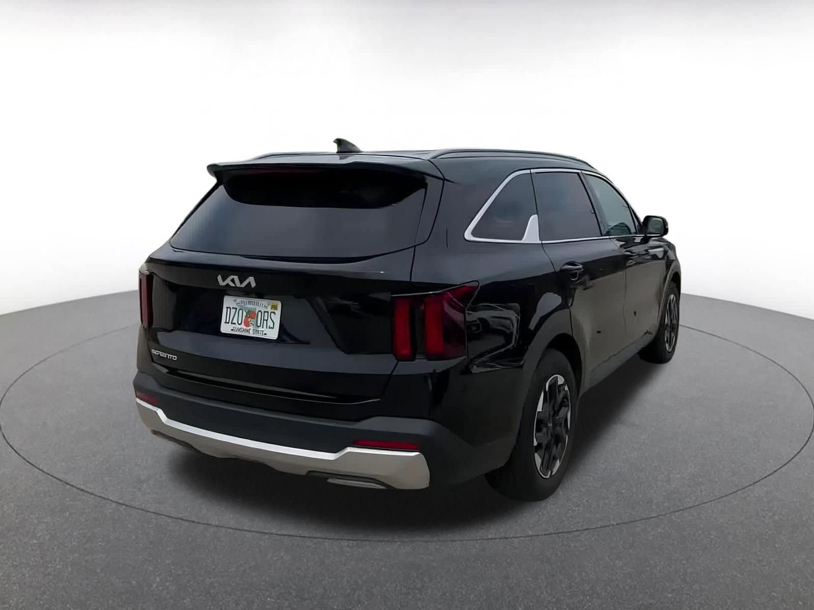 2024 Kia Sorento S 13