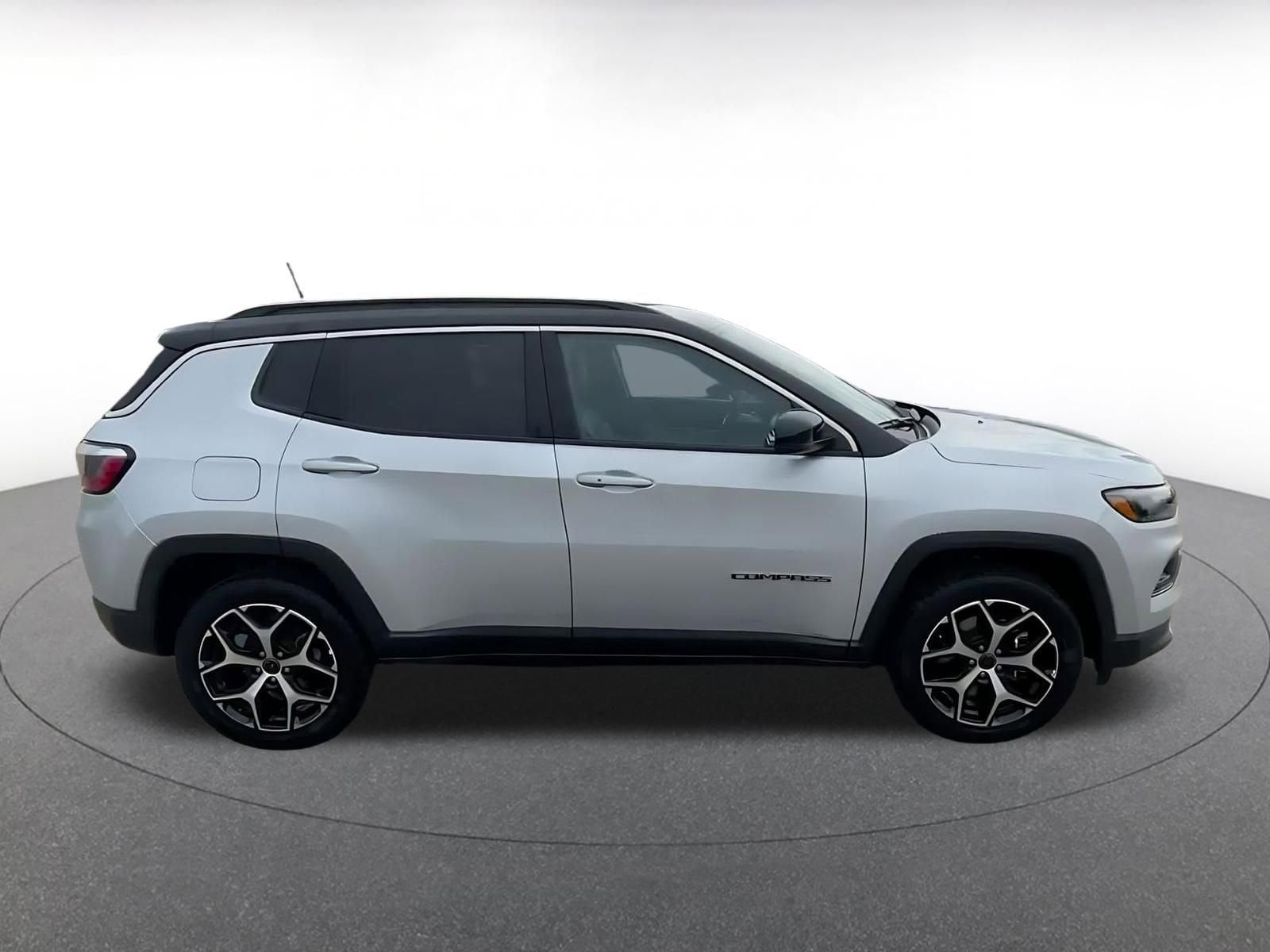 Thumbnail: 2025 Jeep Compass - 16
