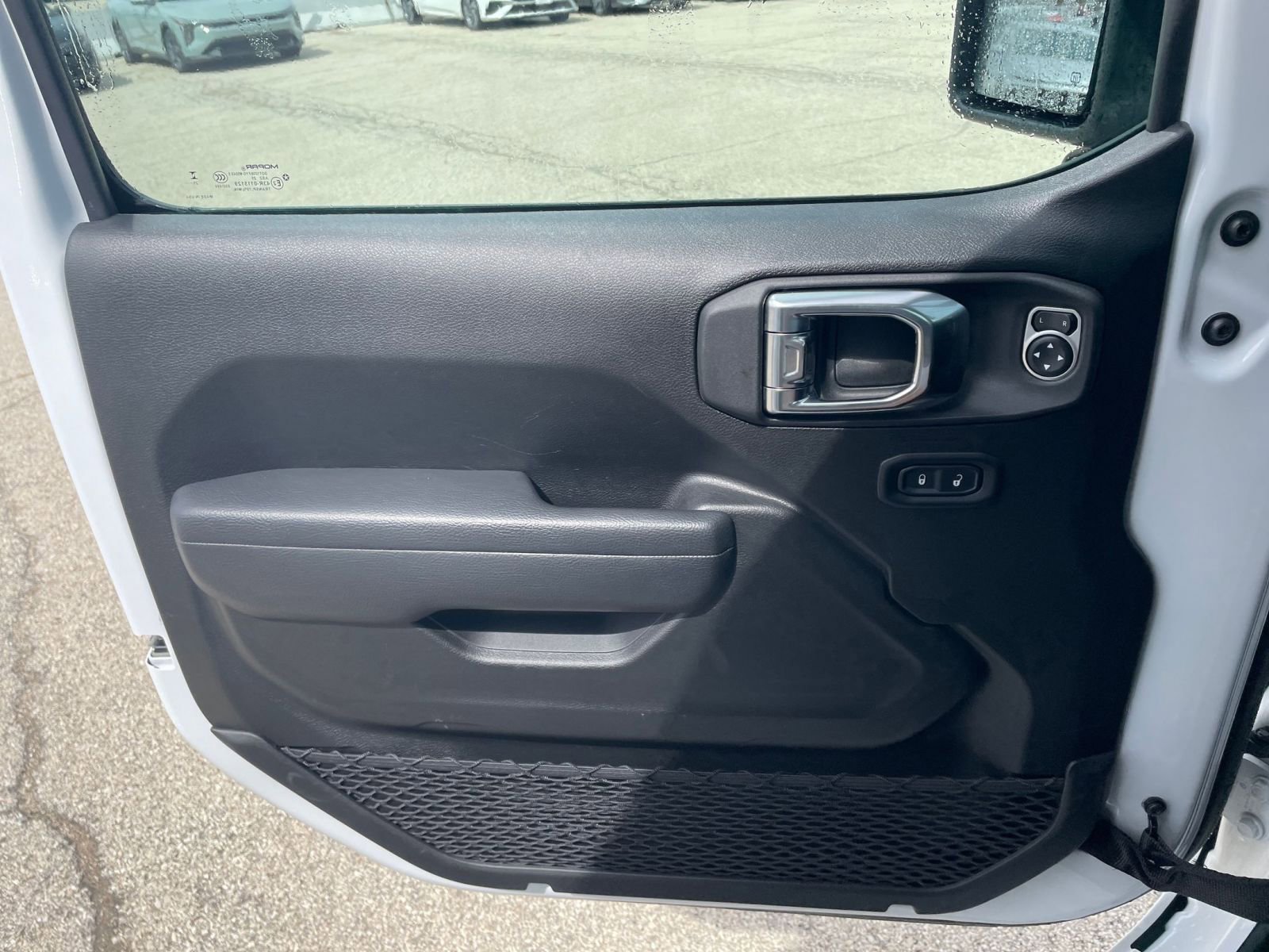 Thumbnail: 2025 Jeep Wrangler - 18