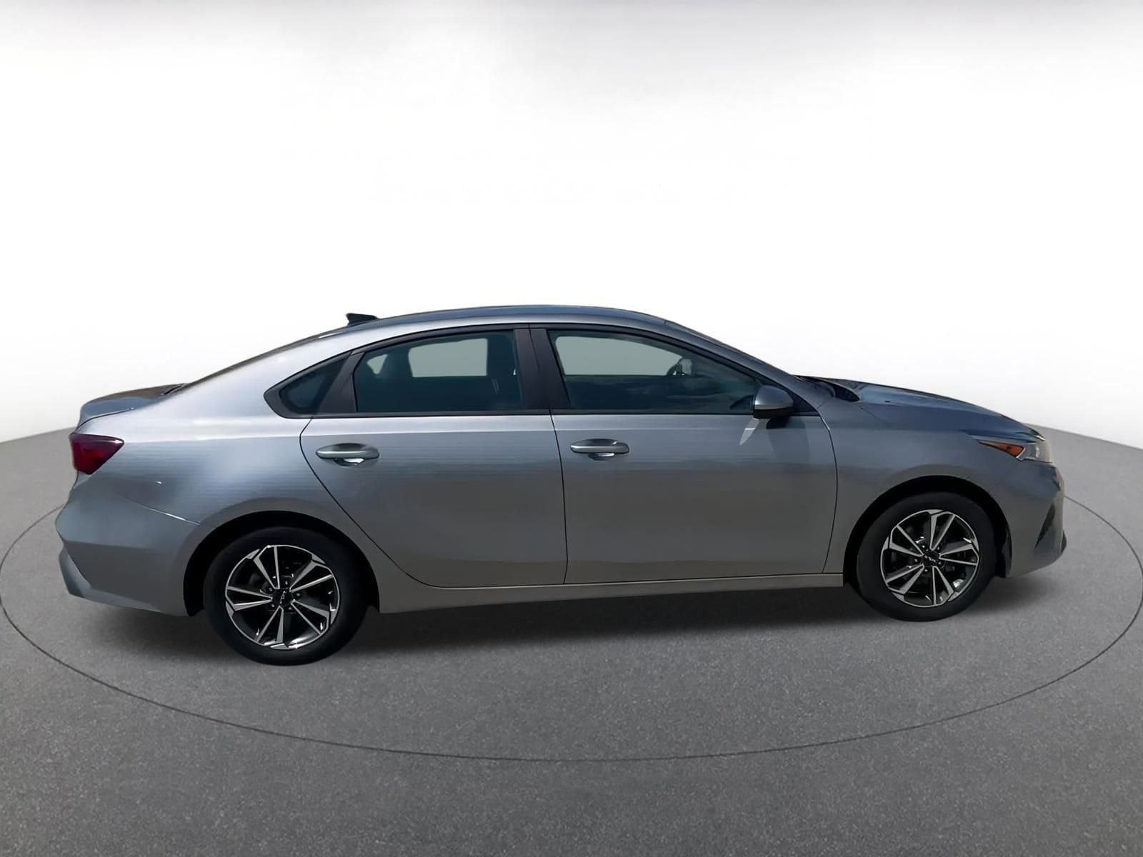 Thumbnail: 2023 Kia Forte - 16
