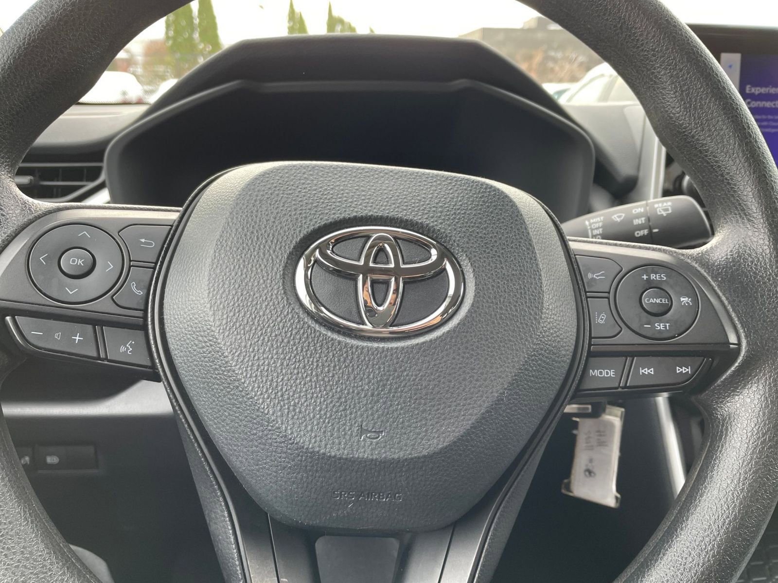 Thumbnail: 2025 Toyota RAV4 - 28