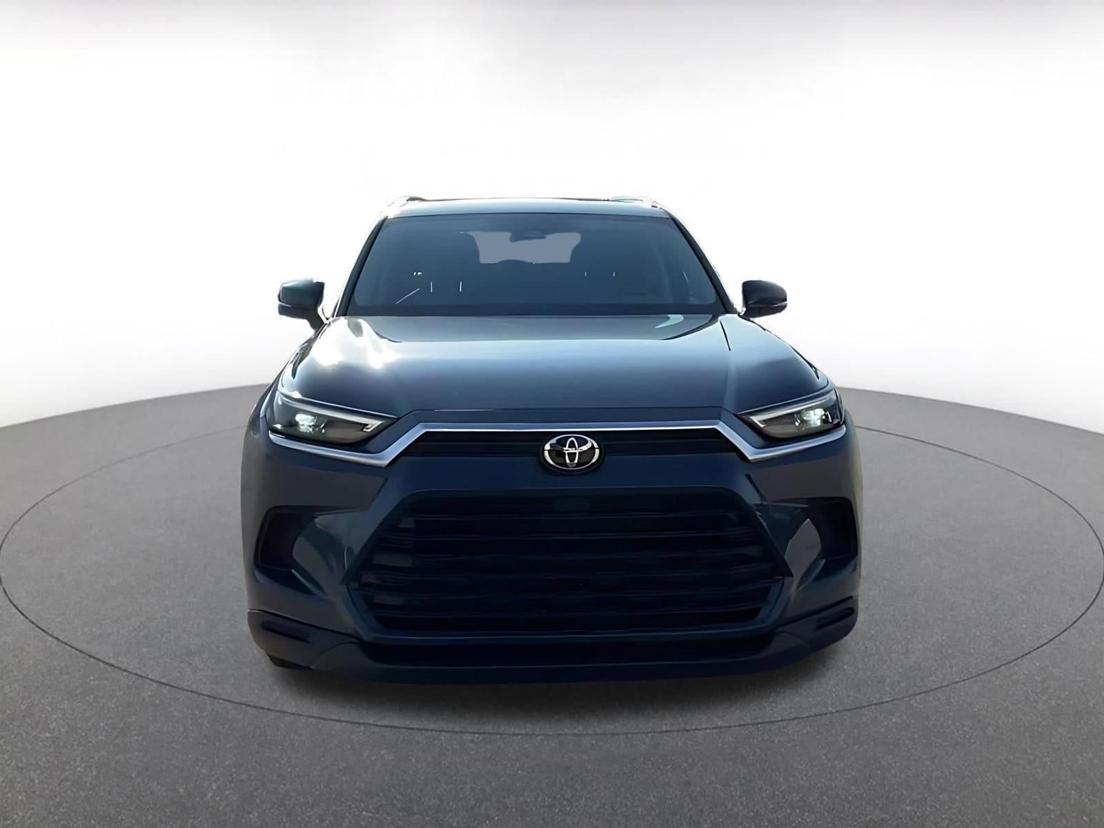 Thumbnail: 2025 Toyota Grand Highlander - 4