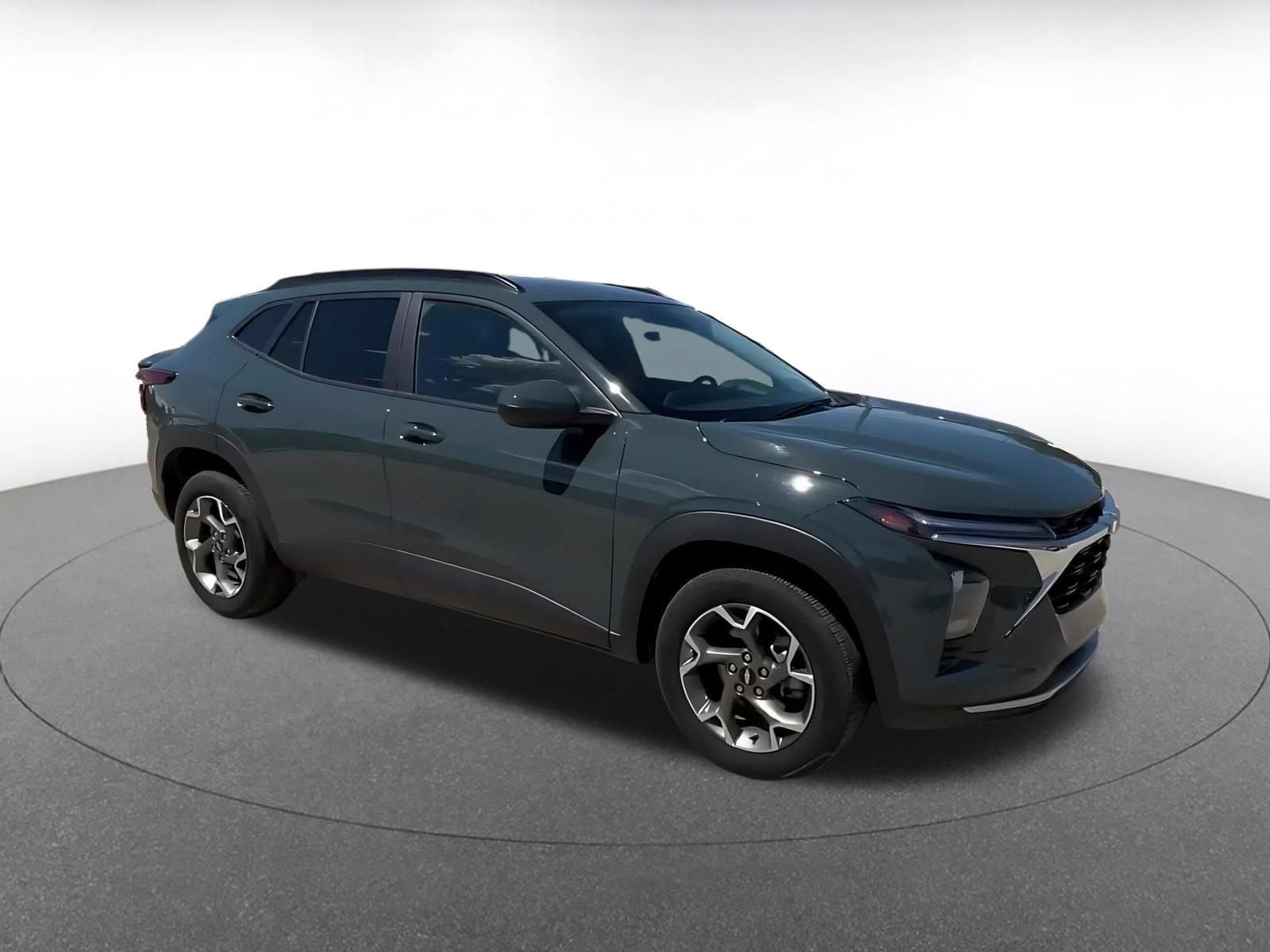 Thumbnail: 2025 Chevrolet Trax - 2