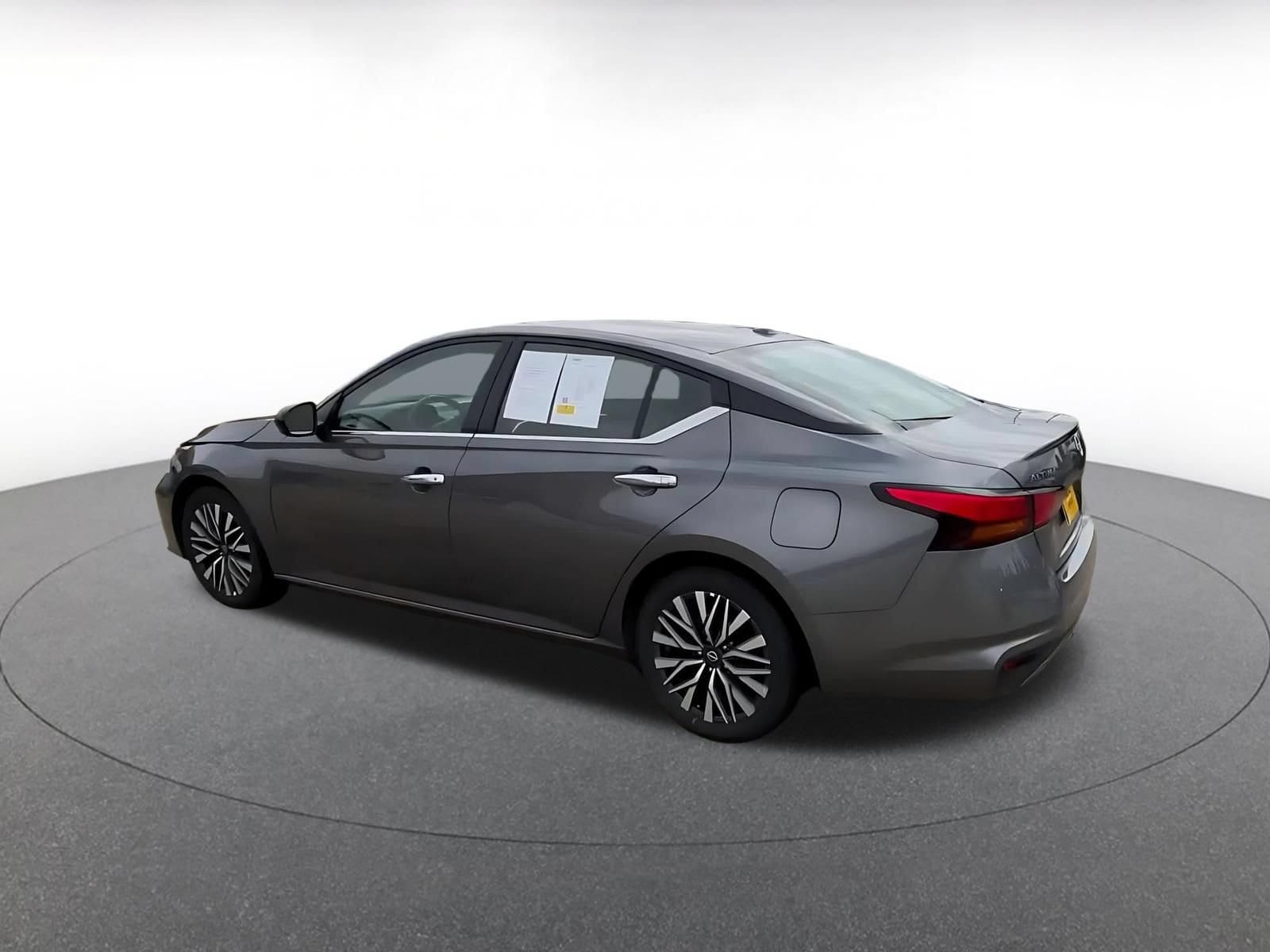 Thumbnail: 2025 Nissan Altima - 9