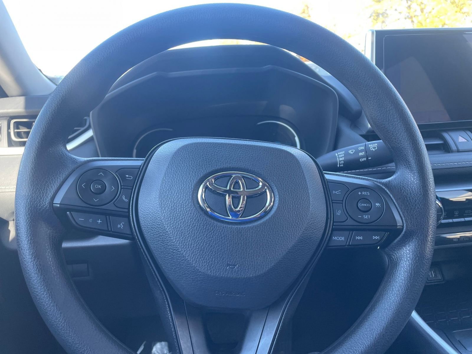 Thumbnail: 2025 Toyota RAV4 - 28