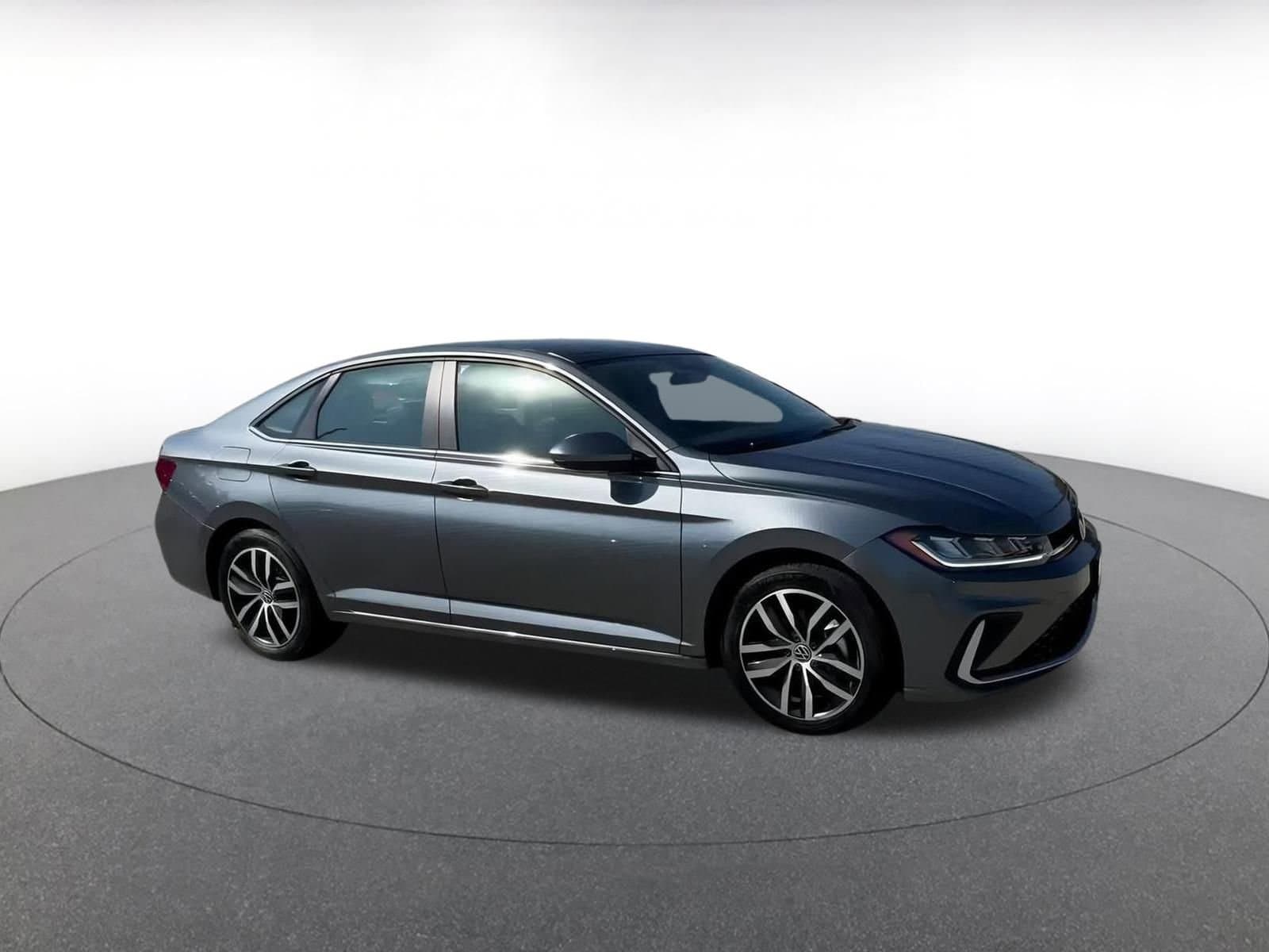 Thumbnail: 2025 Volkswagen Jetta - 2