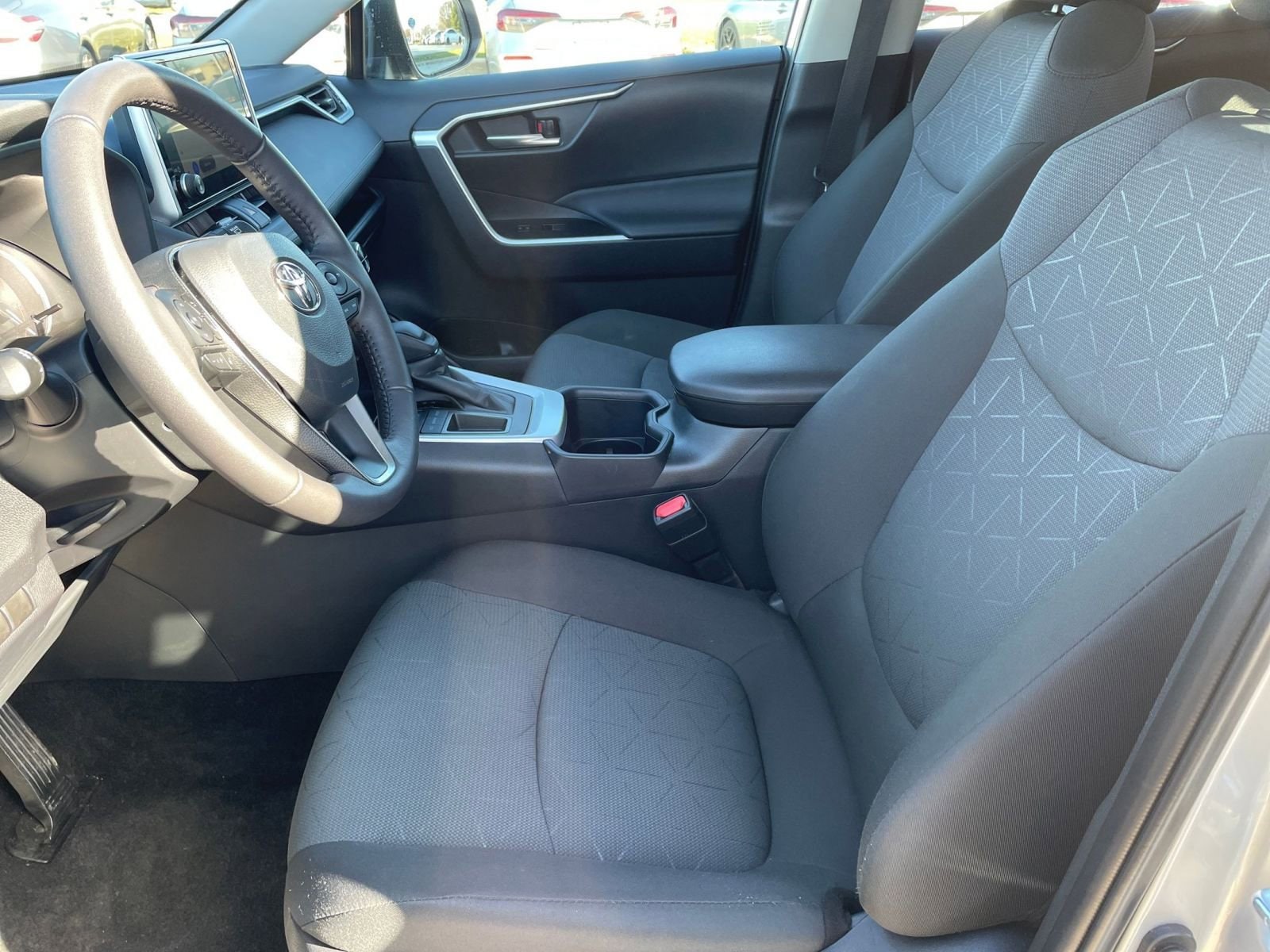 Thumbnail: 2025 Toyota RAV4 - 25