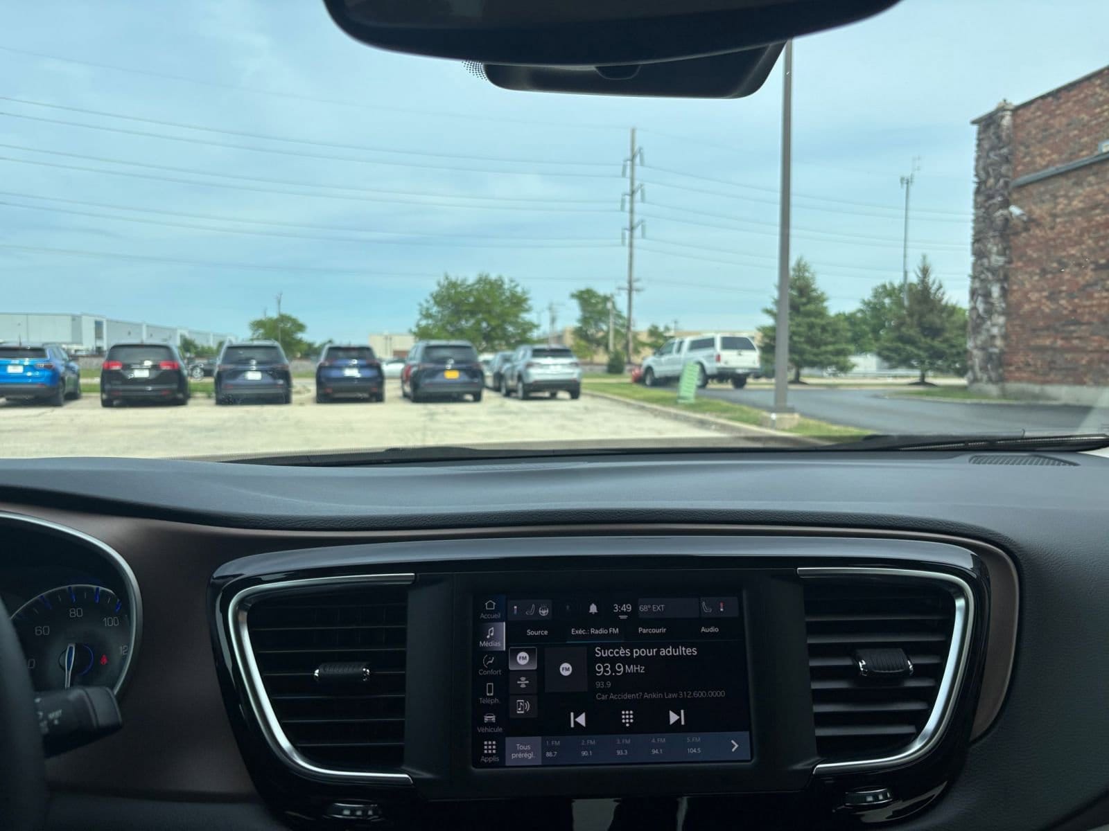 Thumbnail: 2024 Chrysler Voyager - 17