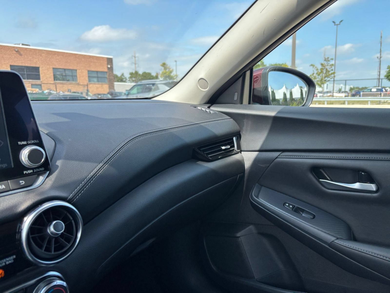Thumbnail: 2025 Nissan Sentra - 32
