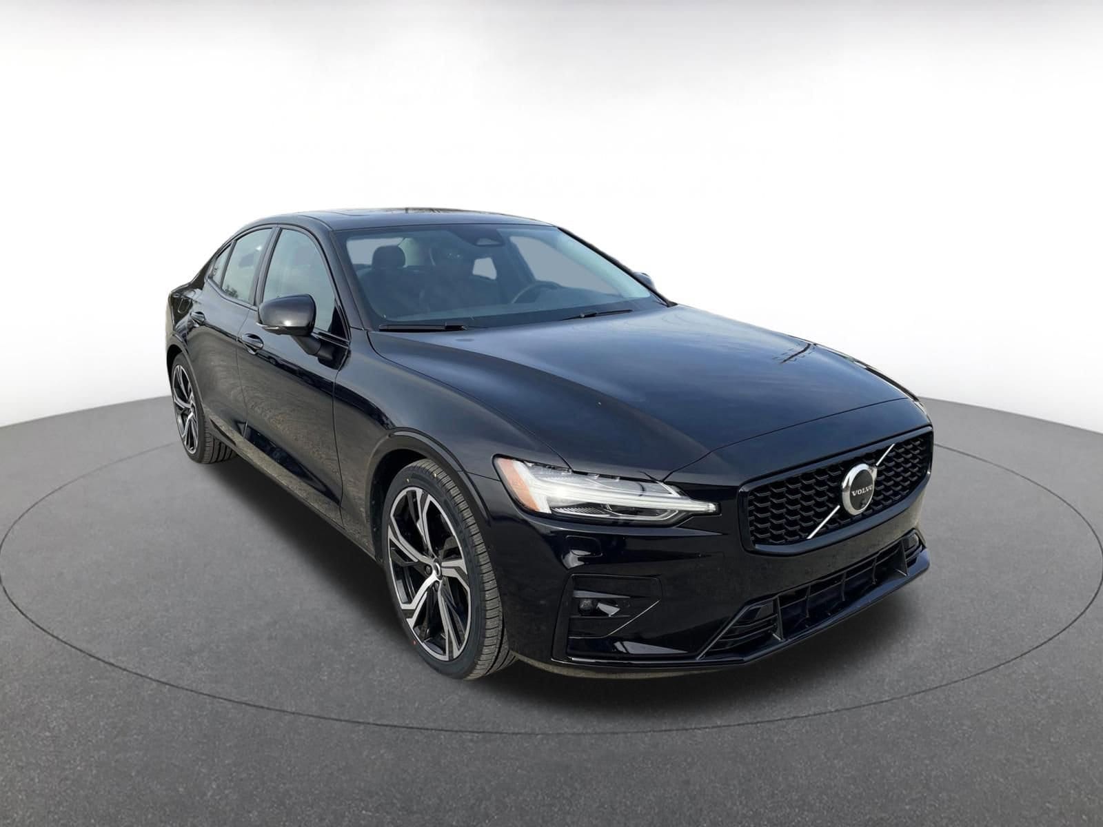 Thumbnail: 2025 Volvo S60 - 1