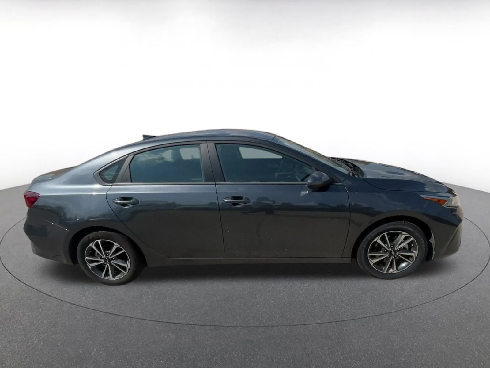 Thumbnail: 2024 Kia Forte - 16