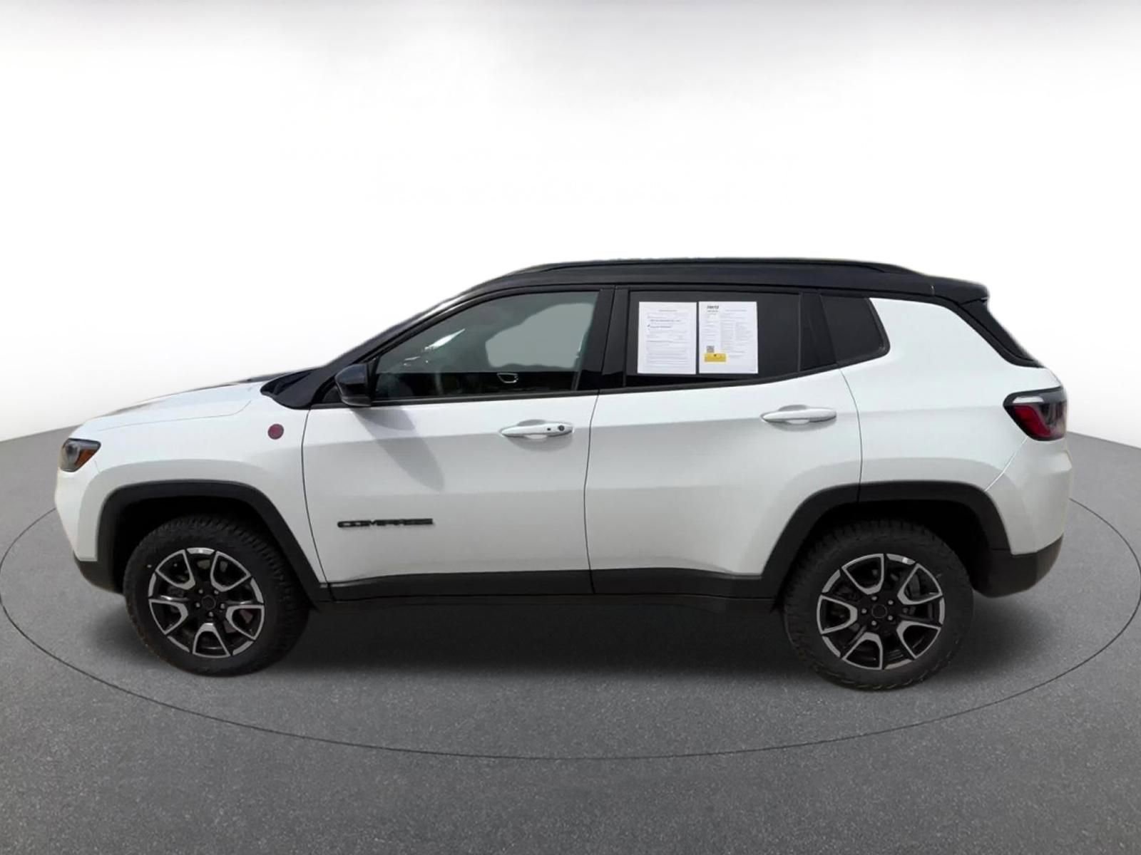 Thumbnail: 2025 Jeep Compass - 9
