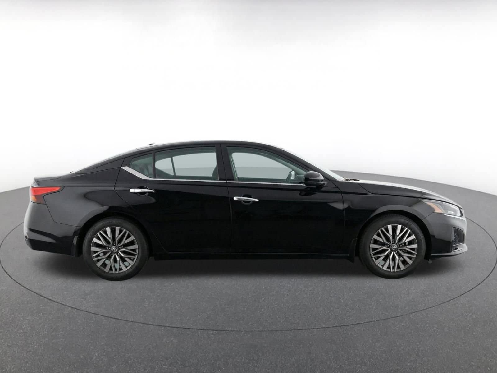 Thumbnail: 2025 Nissan Altima - 14