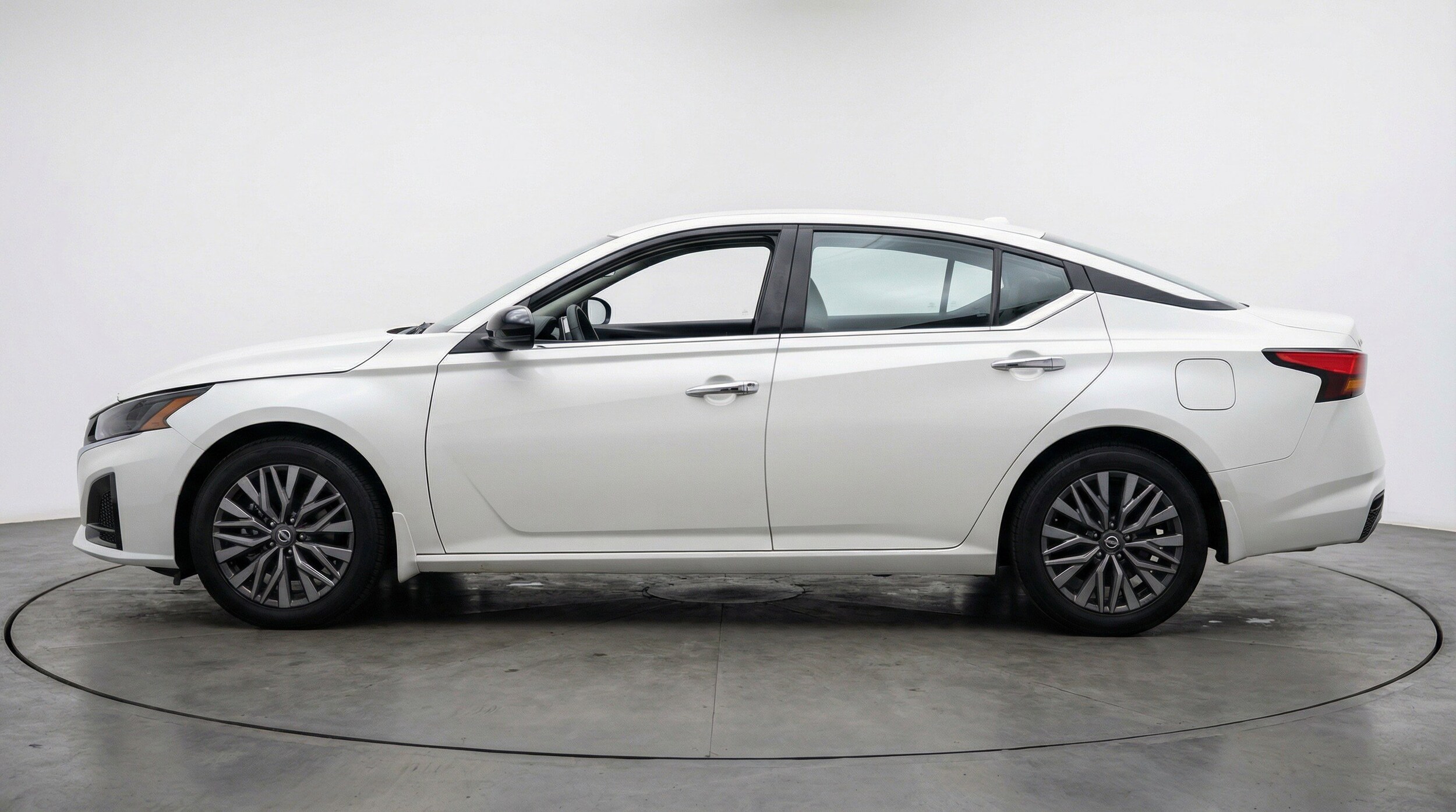 Thumbnail: 2025 Nissan Altima - 7
