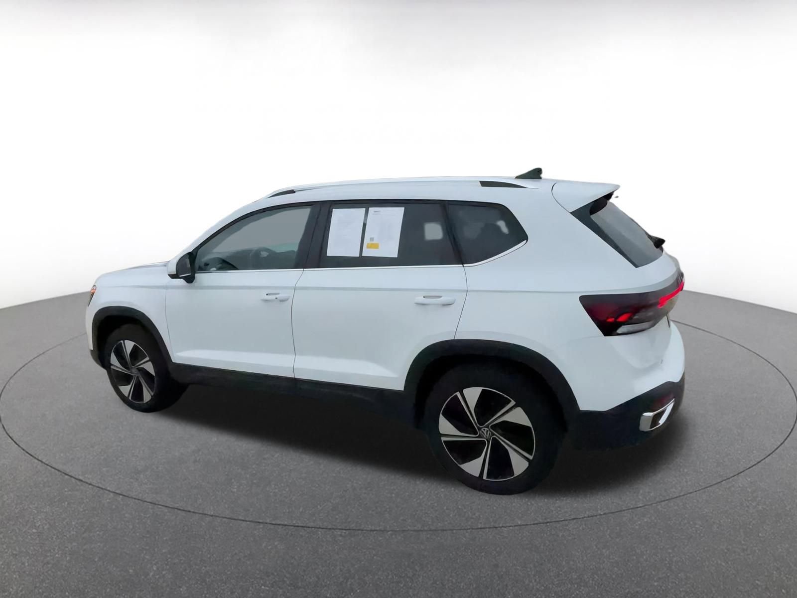 Thumbnail: 2025 Volkswagen Taos - 10