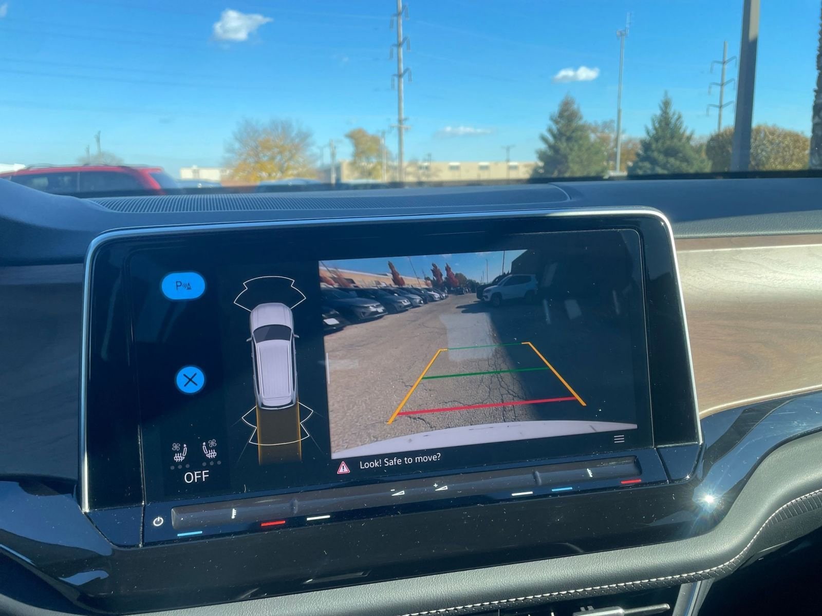 Thumbnail: 2025 Volkswagen Atlas - 17