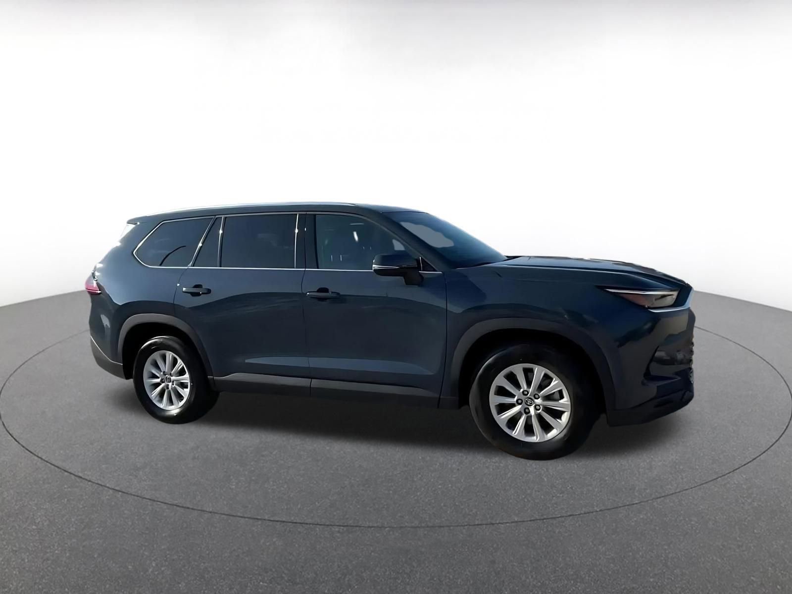 Thumbnail: 2025 Toyota Grand Highlander - 2