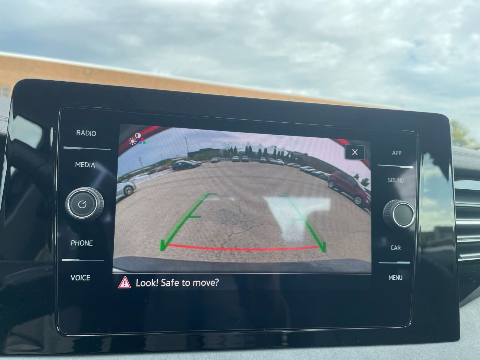 Thumbnail: 2025 Volkswagen Jetta - 17