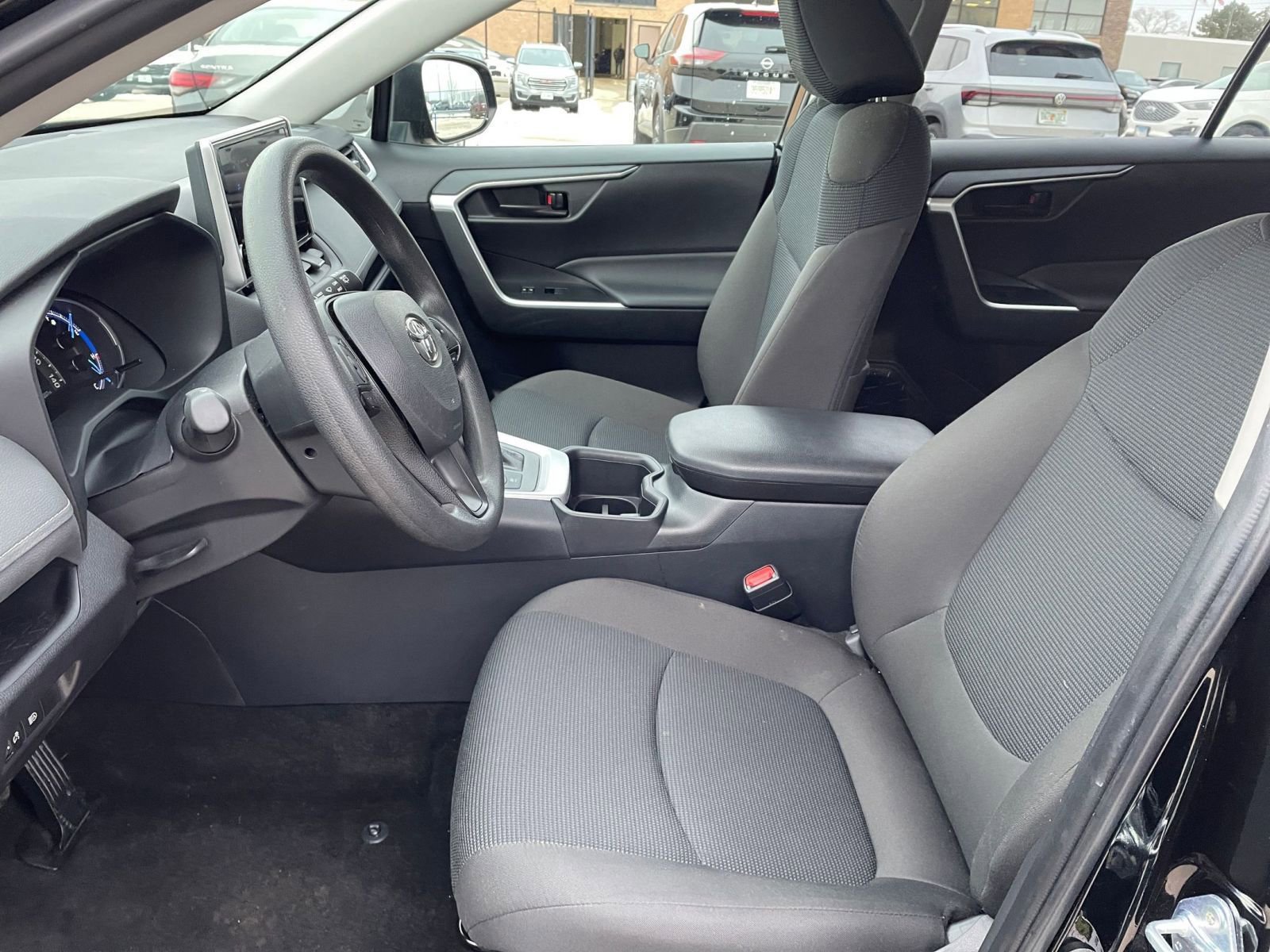 Thumbnail: 2025 Toyota RAV4 - 27