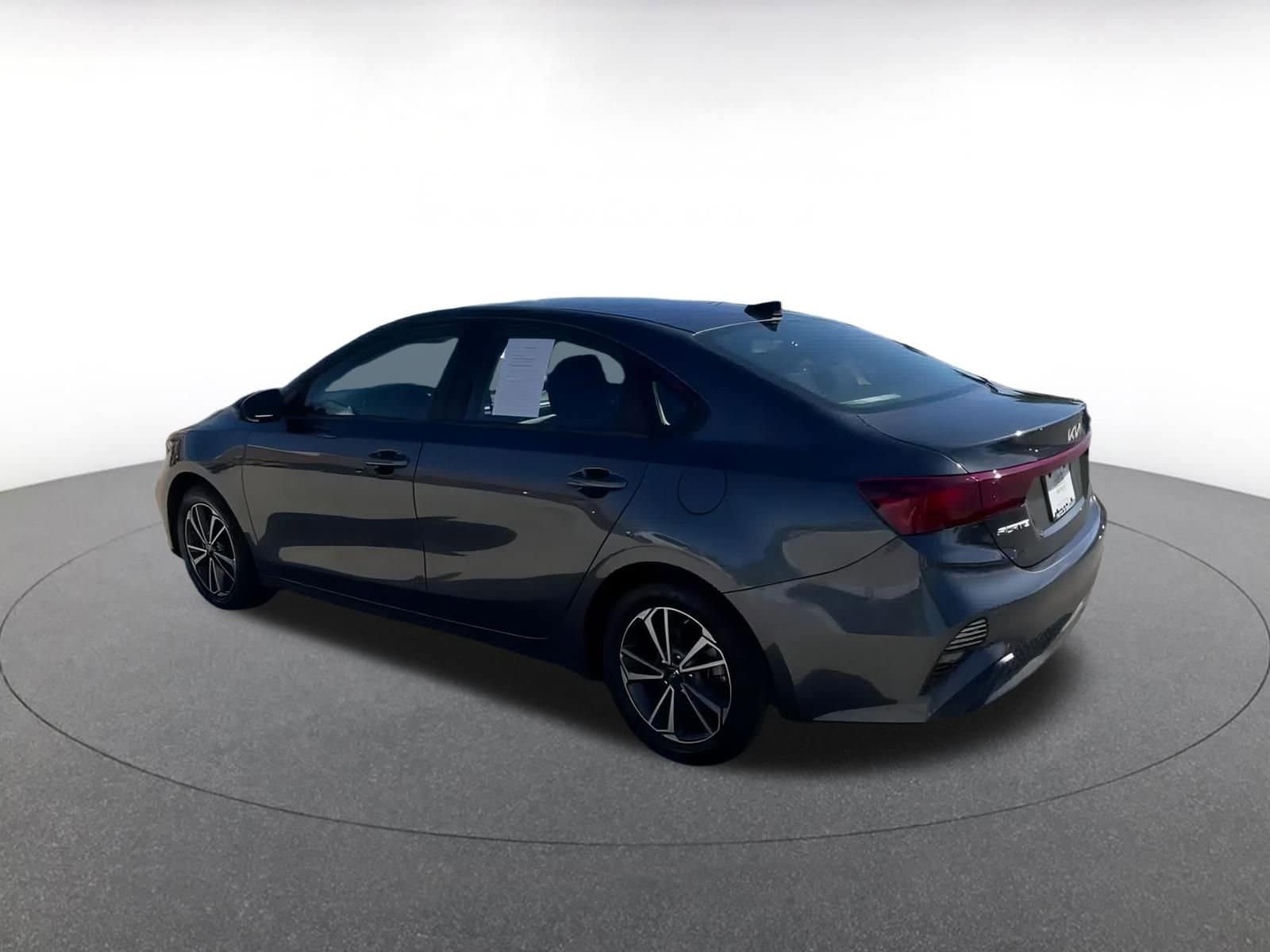 Thumbnail: 2024 Kia Forte - 10