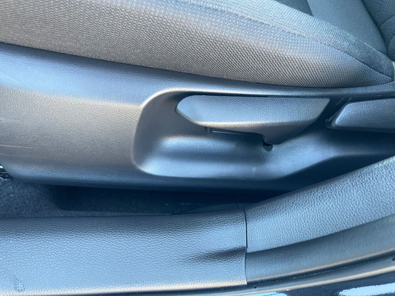 Thumbnail: 2025 Toyota Corolla - 23