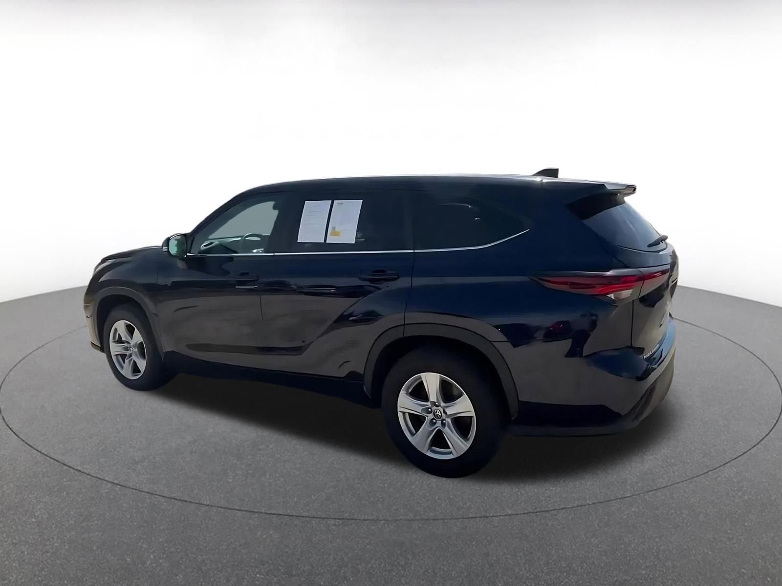 Thumbnail: 2025 Toyota Highlander - 10