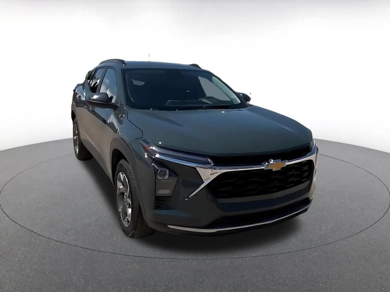 Thumbnail: 2025 Chevrolet Trax - 3