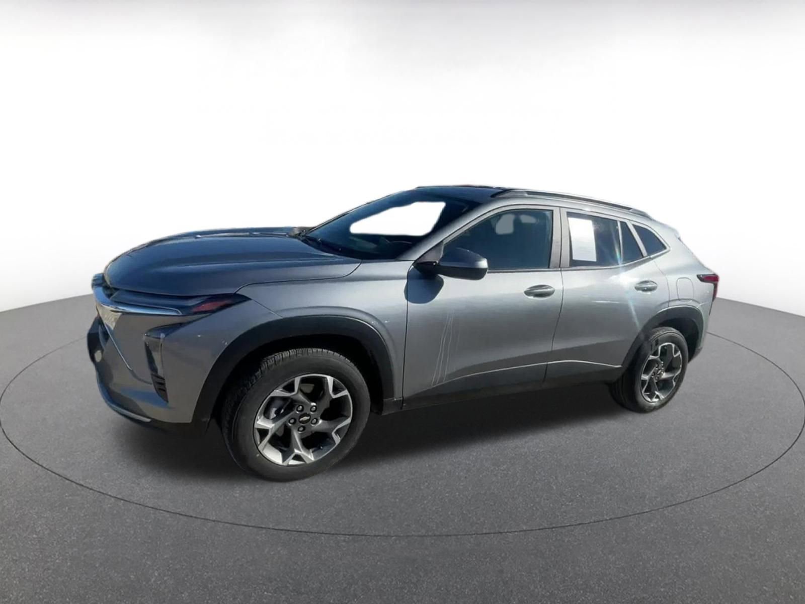 Thumbnail: 2025 Chevrolet Trax - 8