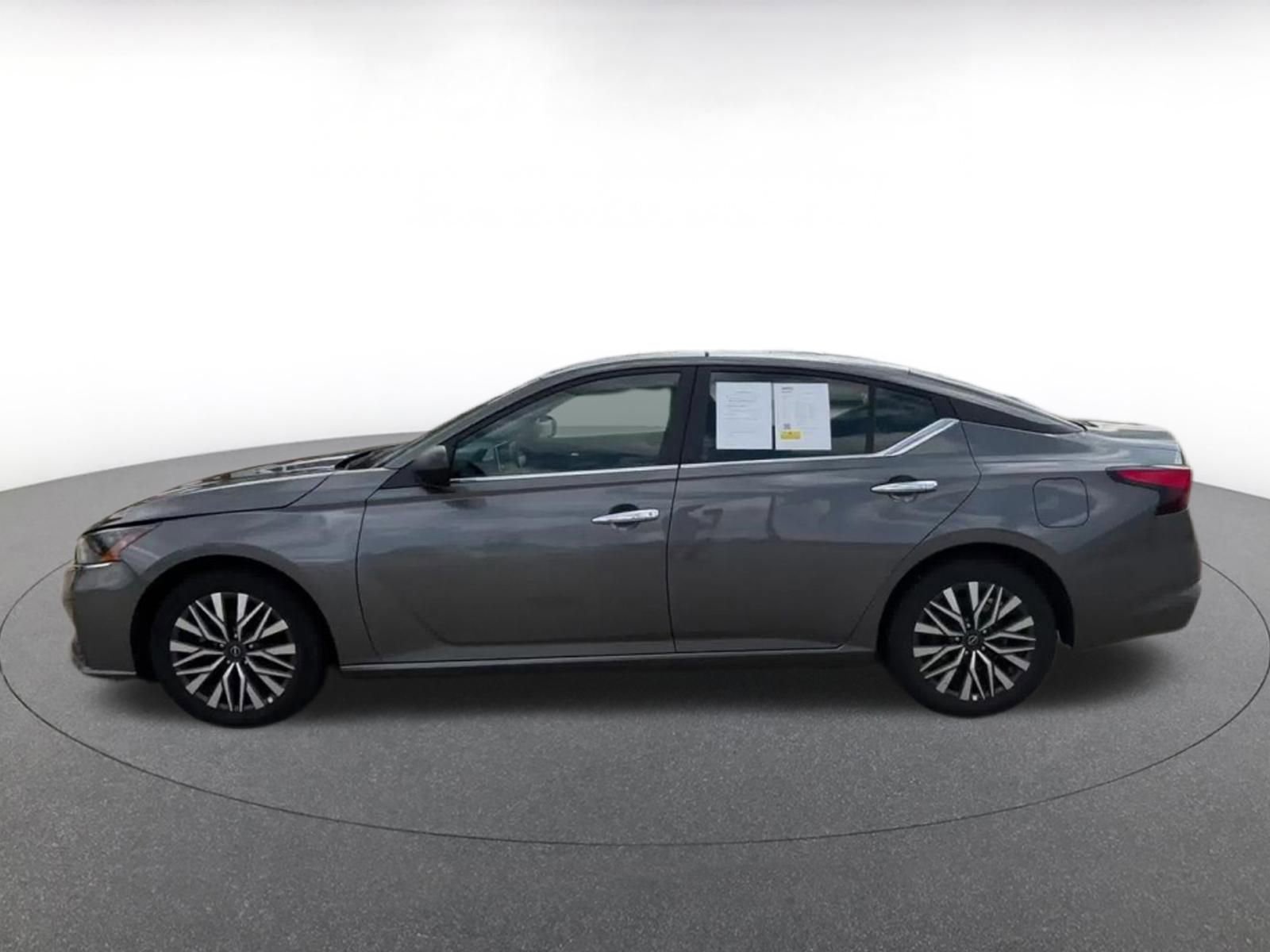 Thumbnail: 2025 Nissan Altima - 9