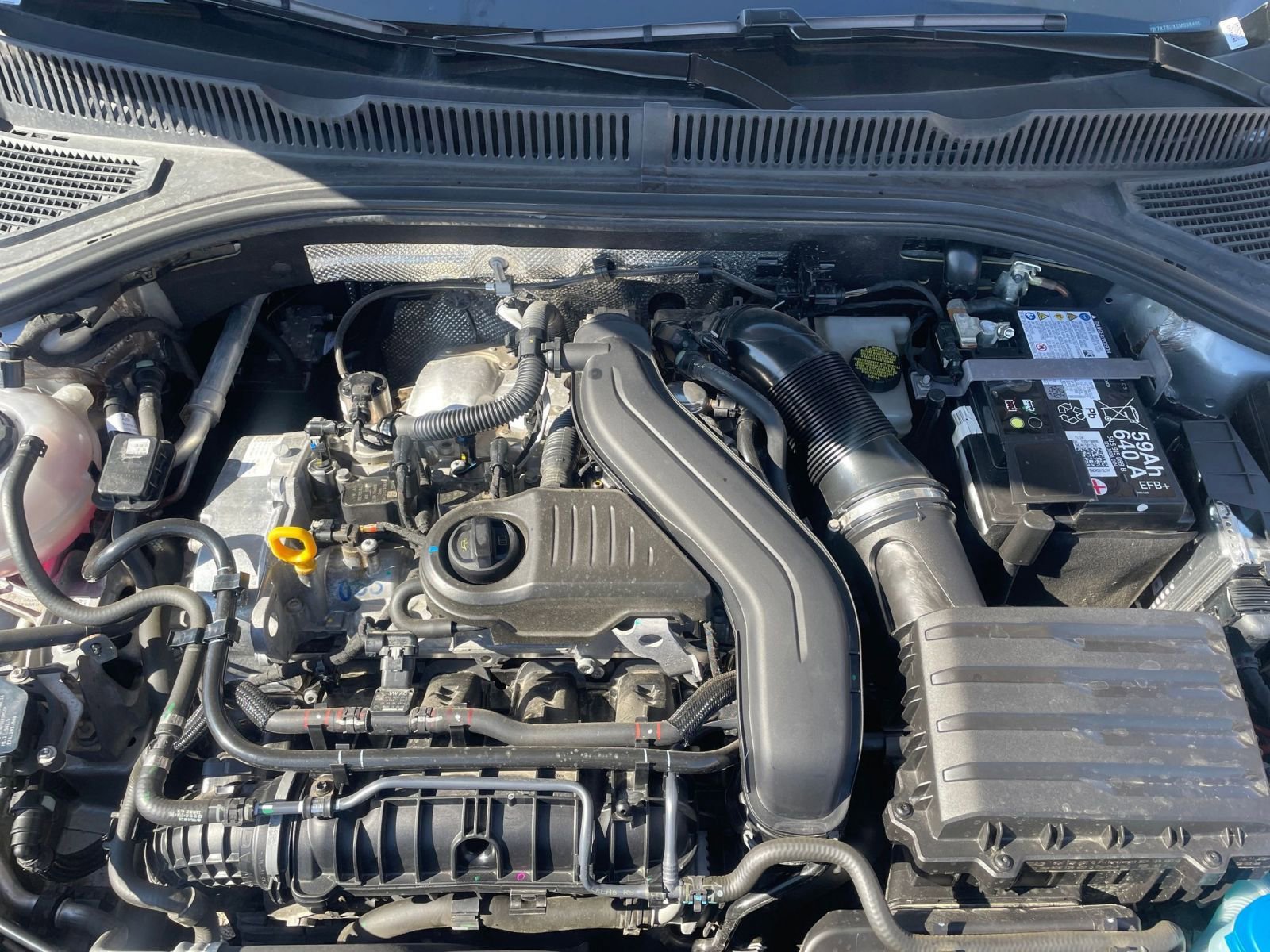 Thumbnail: 2025 Volkswagen Jetta - 32