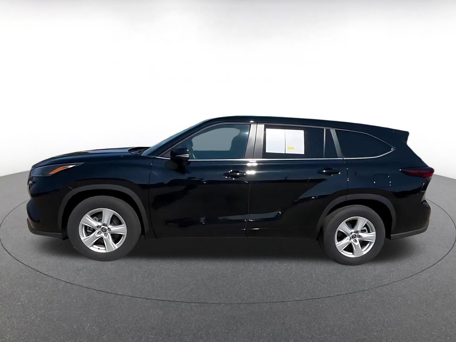 Thumbnail: 2025 Toyota Highlander - 9