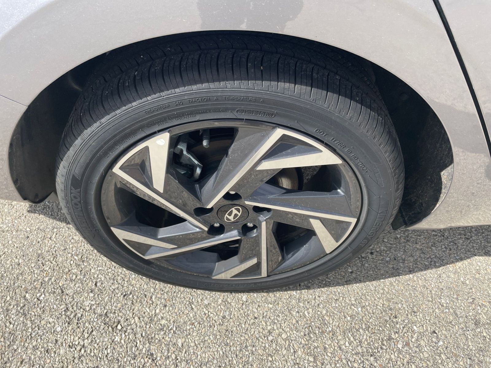 Thumbnail: 2025 Hyundai Elantra - 32