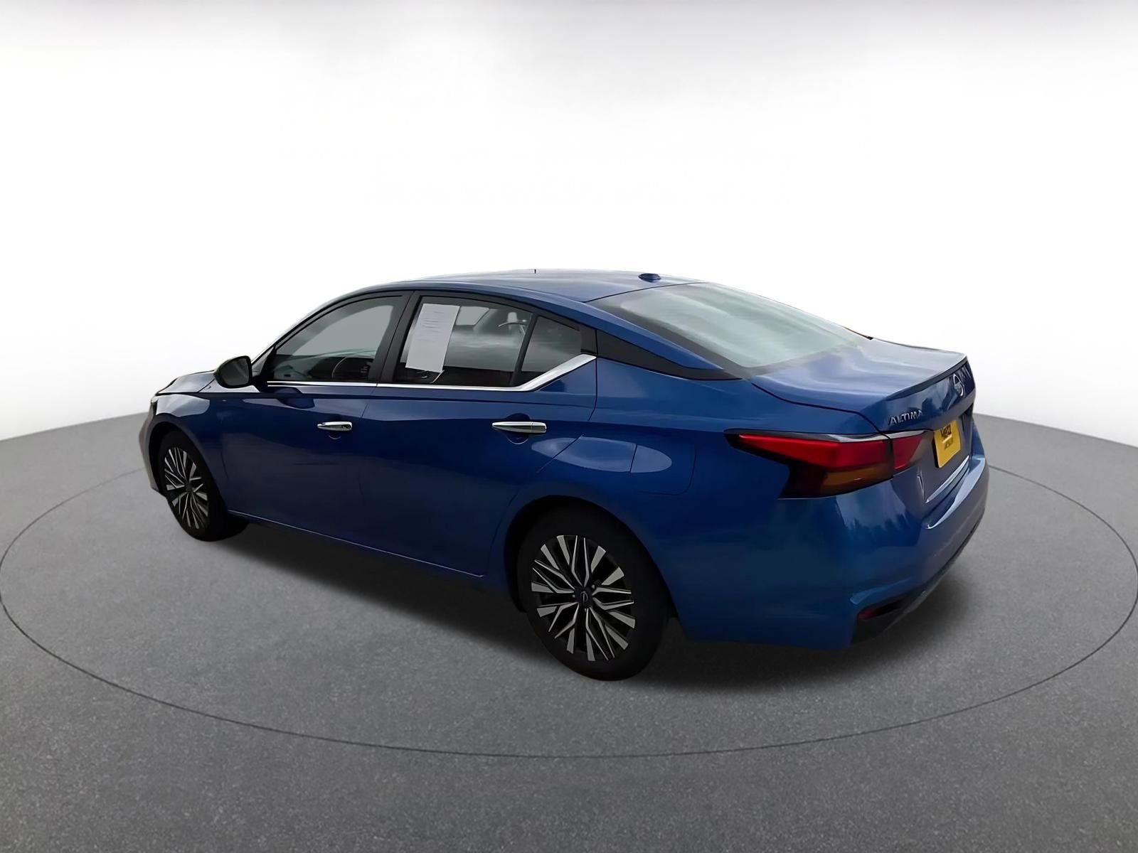 Thumbnail: 2025 Nissan Altima - 10