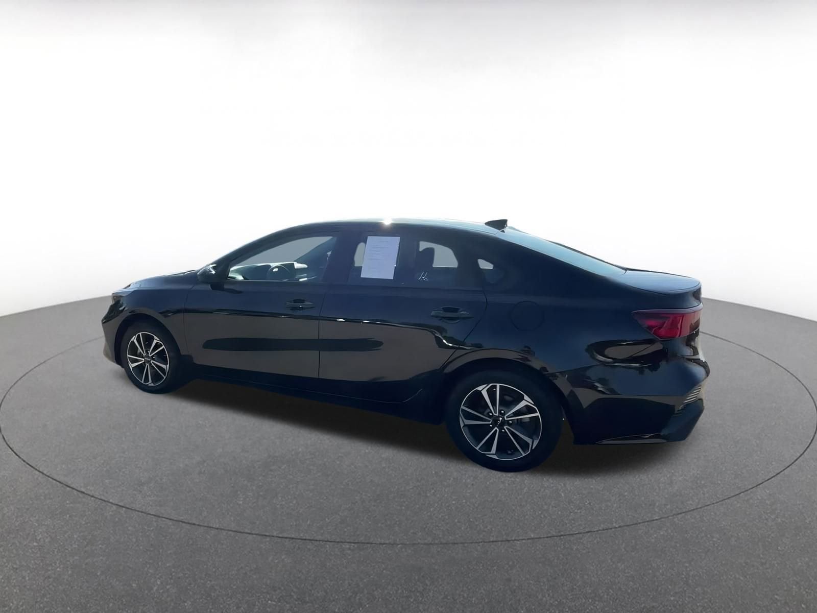 Thumbnail: 2024 Kia Forte - 10