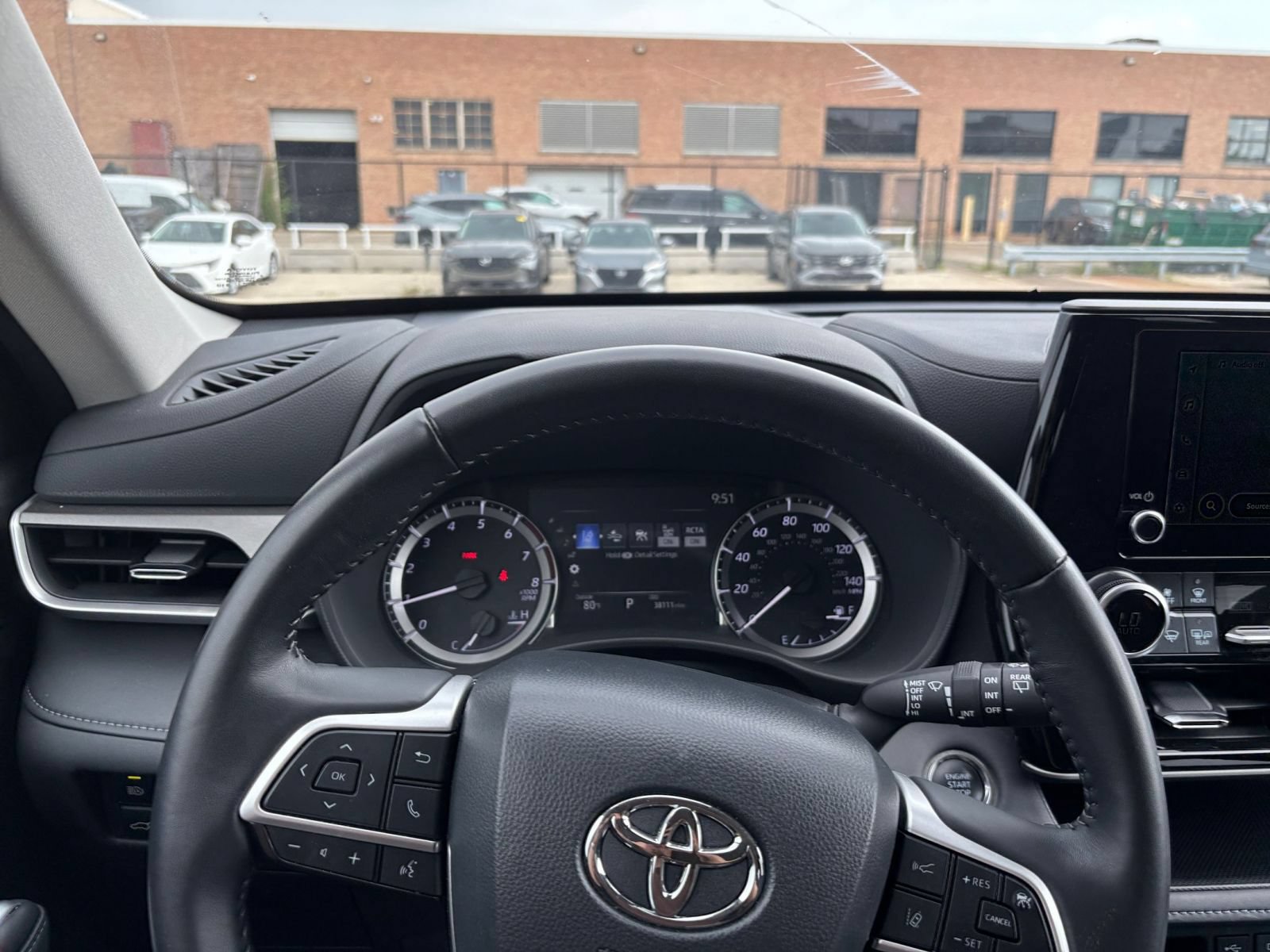 Thumbnail: 2025 Toyota Highlander - 35