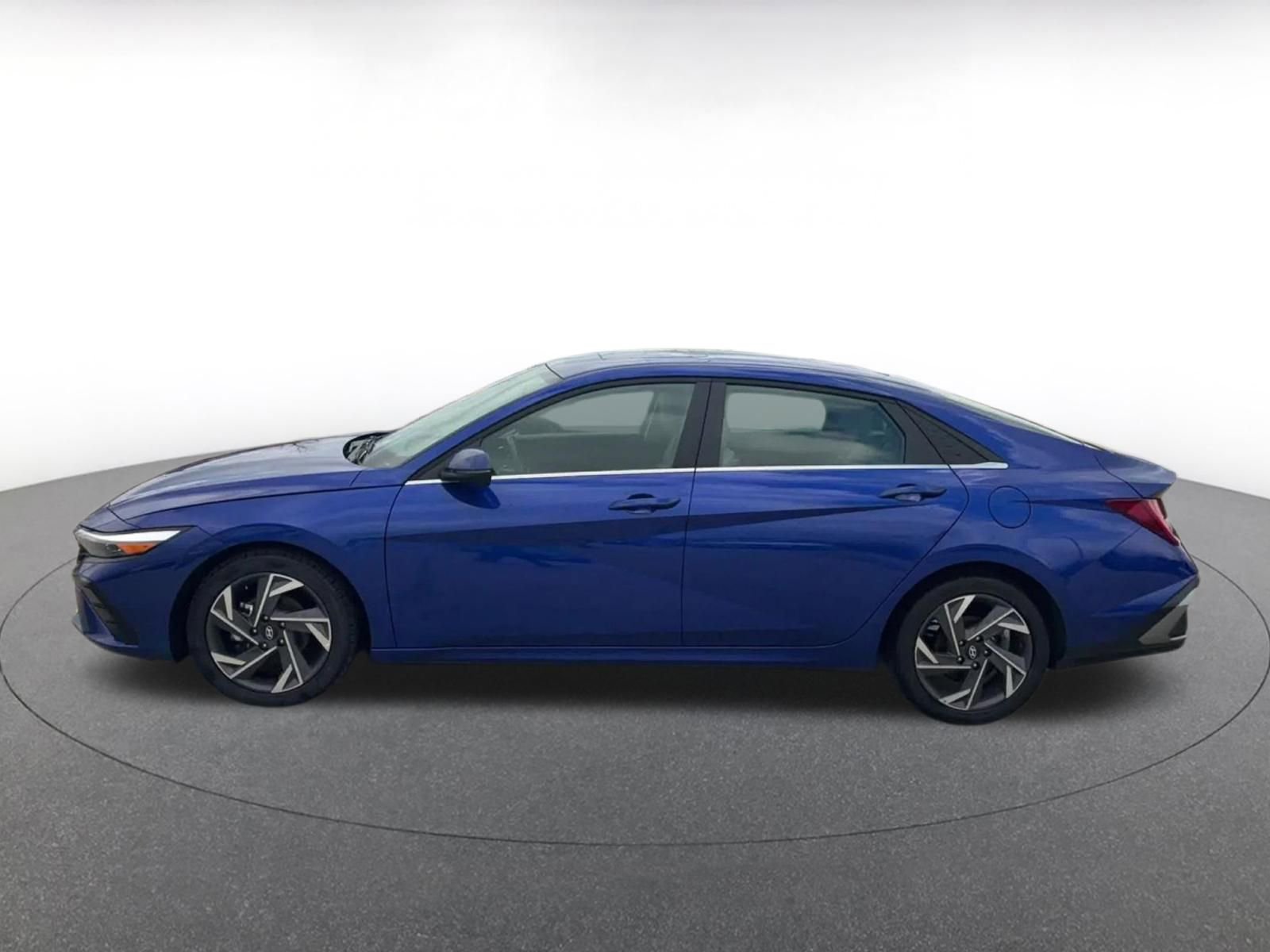 Thumbnail: 2025 Hyundai Elantra - 9