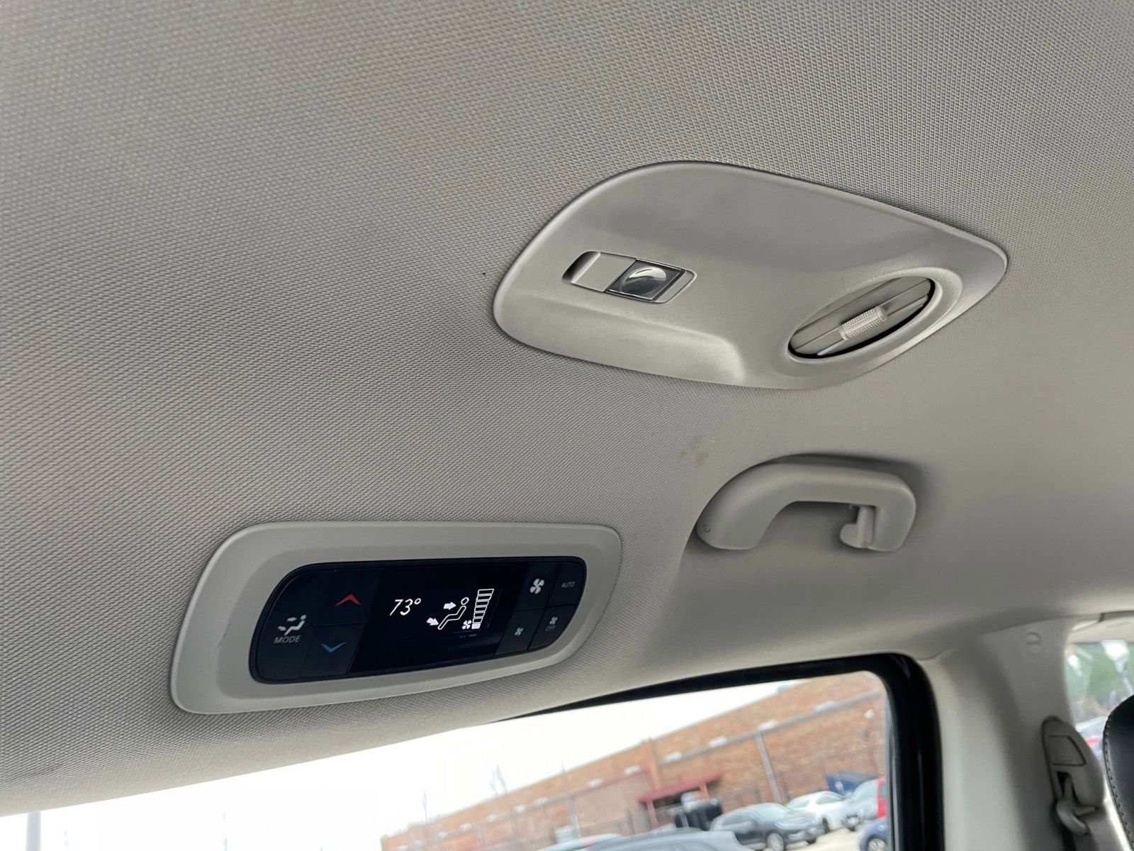 Thumbnail: 2023 Chrysler Pacifica - 24