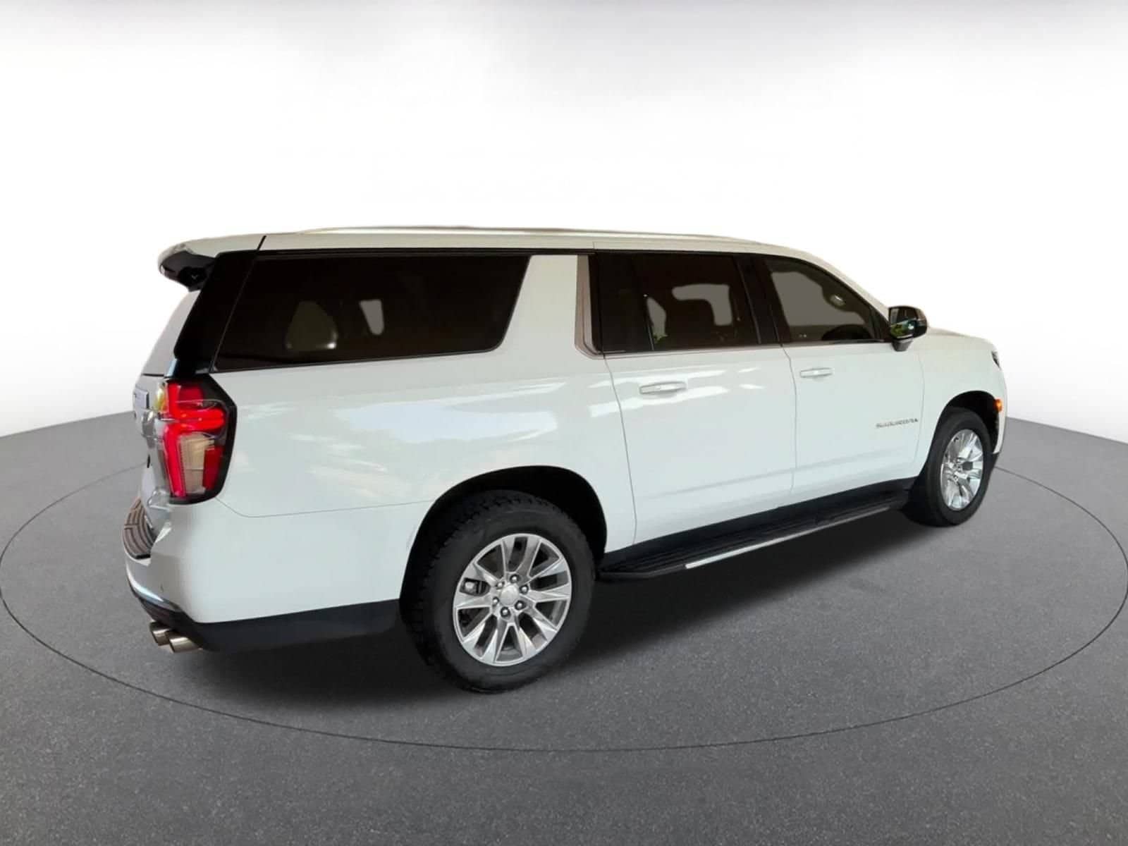 Thumbnail: 2023 Chevrolet Suburban - 14