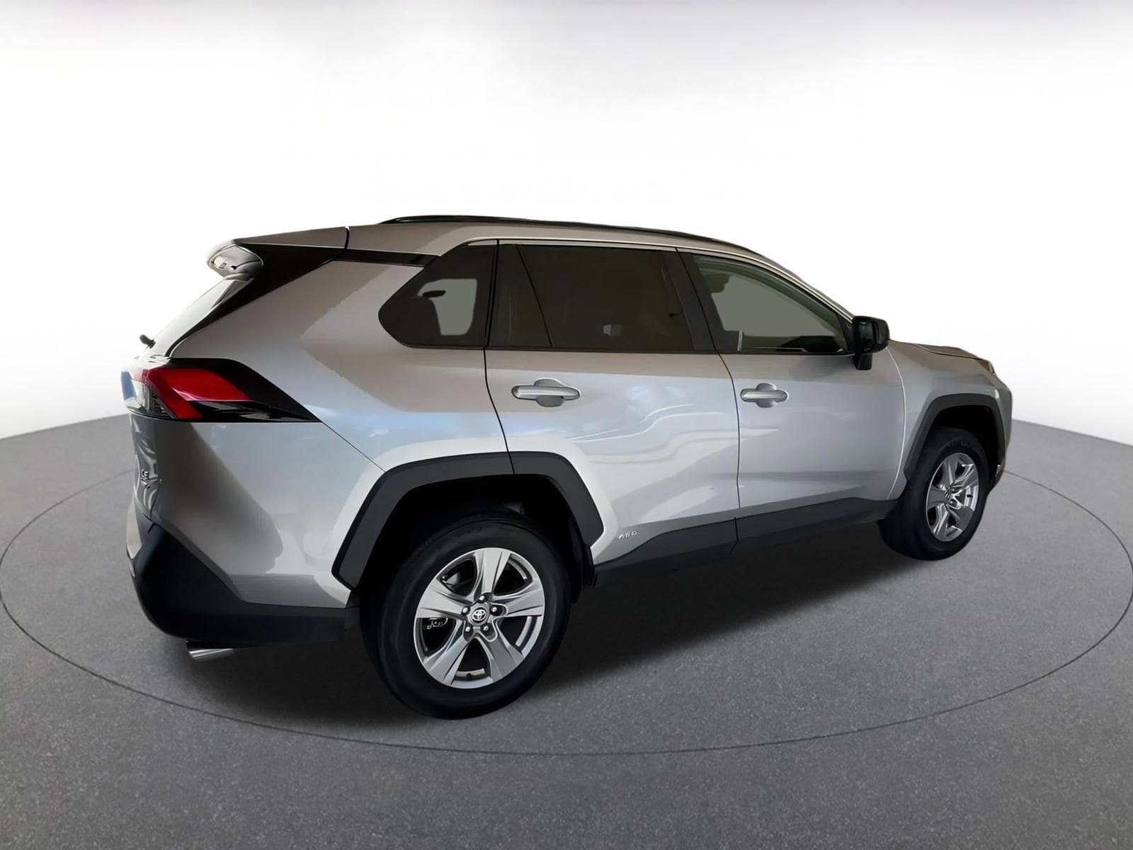 Thumbnail: 2025 Toyota RAV4 - 15
