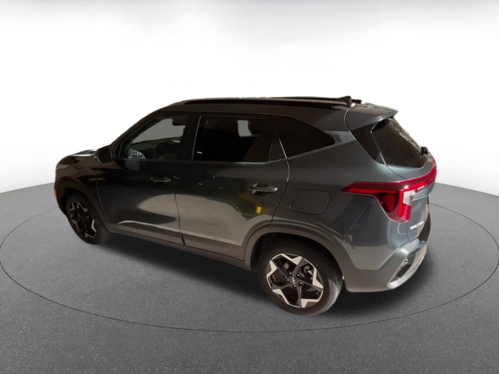 Thumbnail: 2025 Kia Seltos - 10