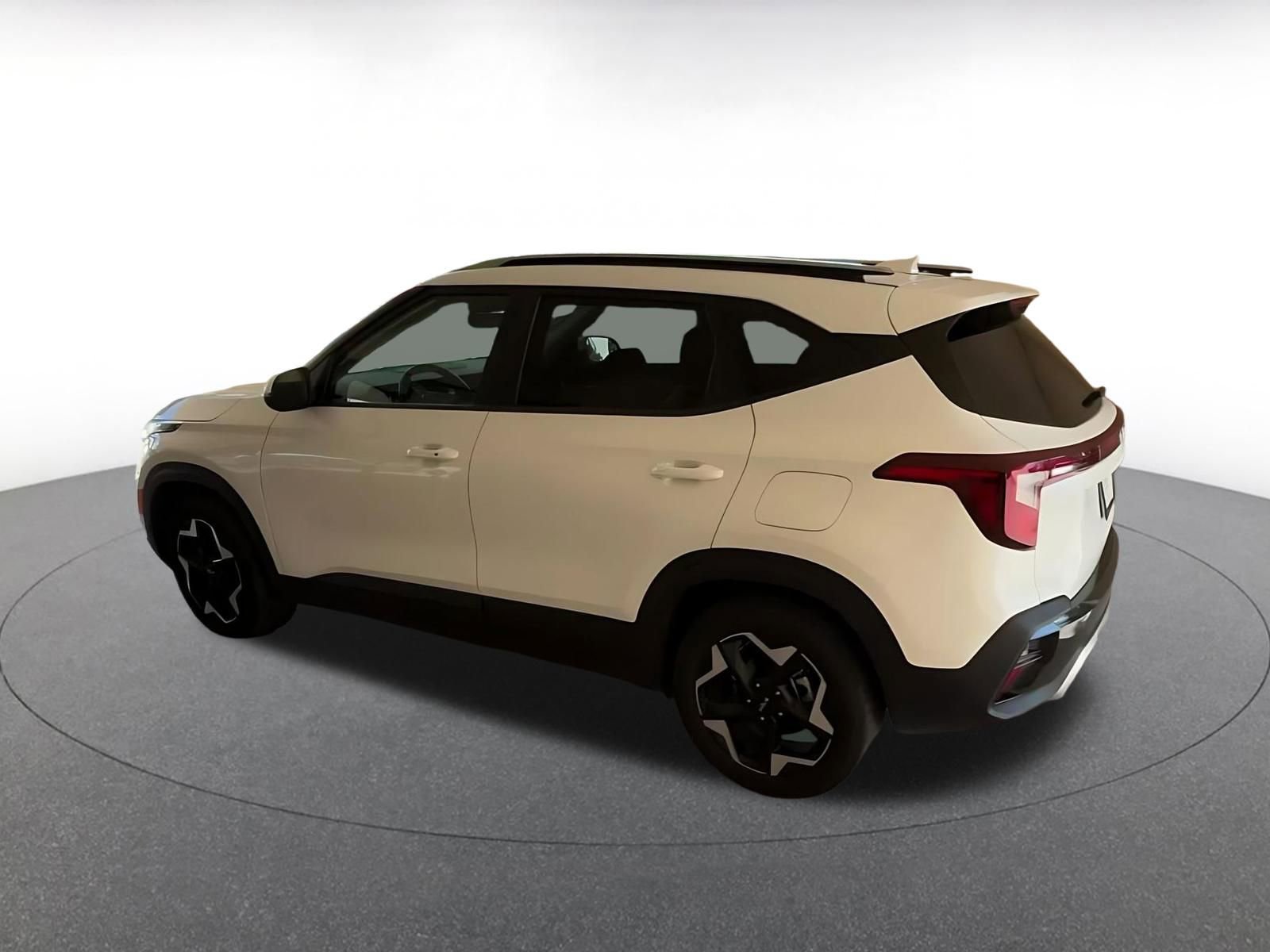 Thumbnail: 2025 Kia Seltos - 10