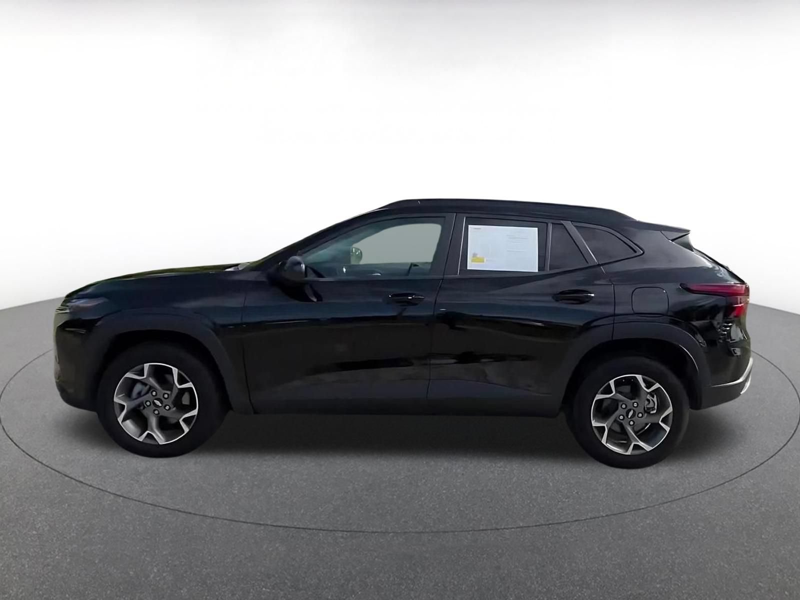 Thumbnail: 2025 Chevrolet Trax - 9