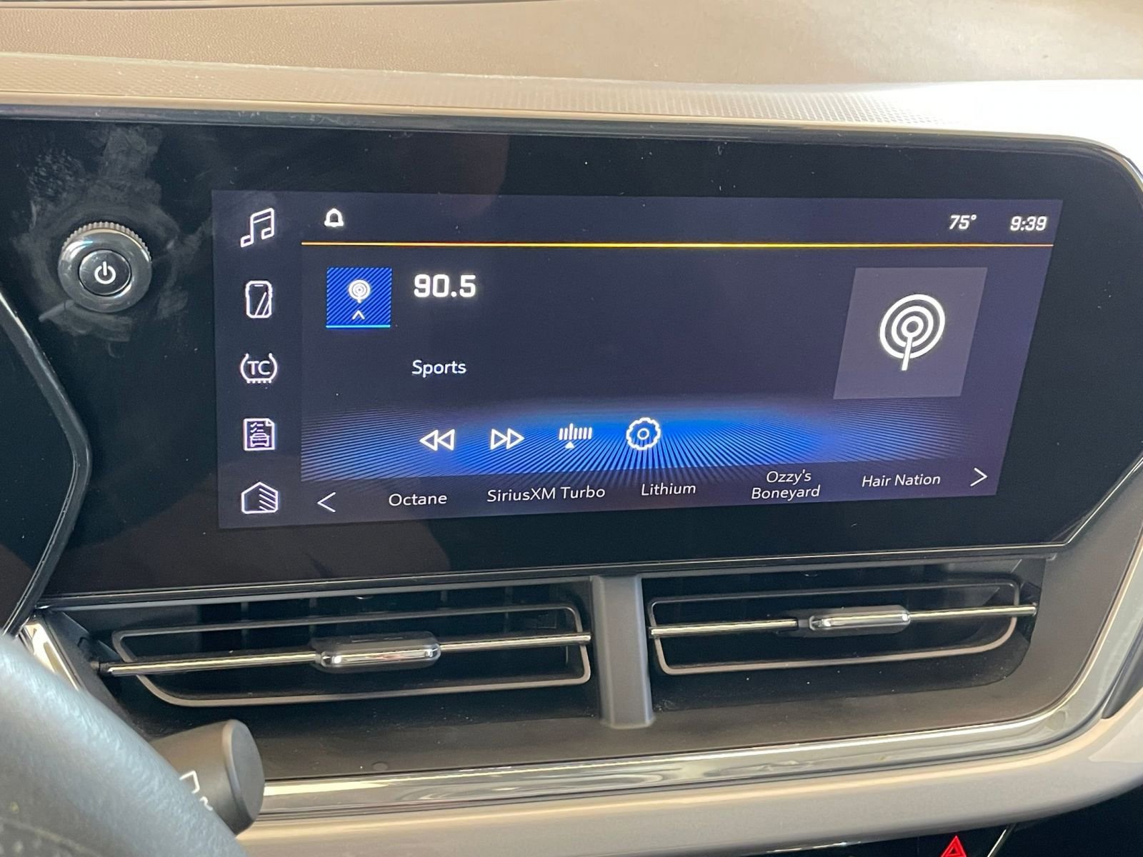 Thumbnail: 2025 Chevrolet Trax - 20