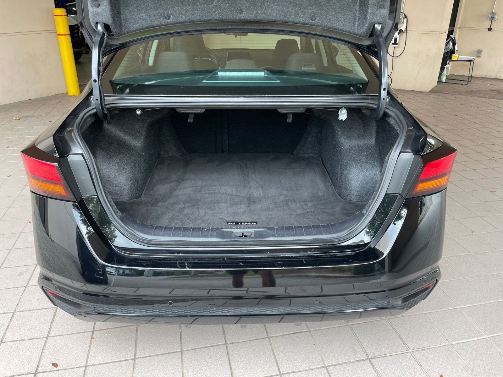 Thumbnail: 2025 Nissan Altima - 24