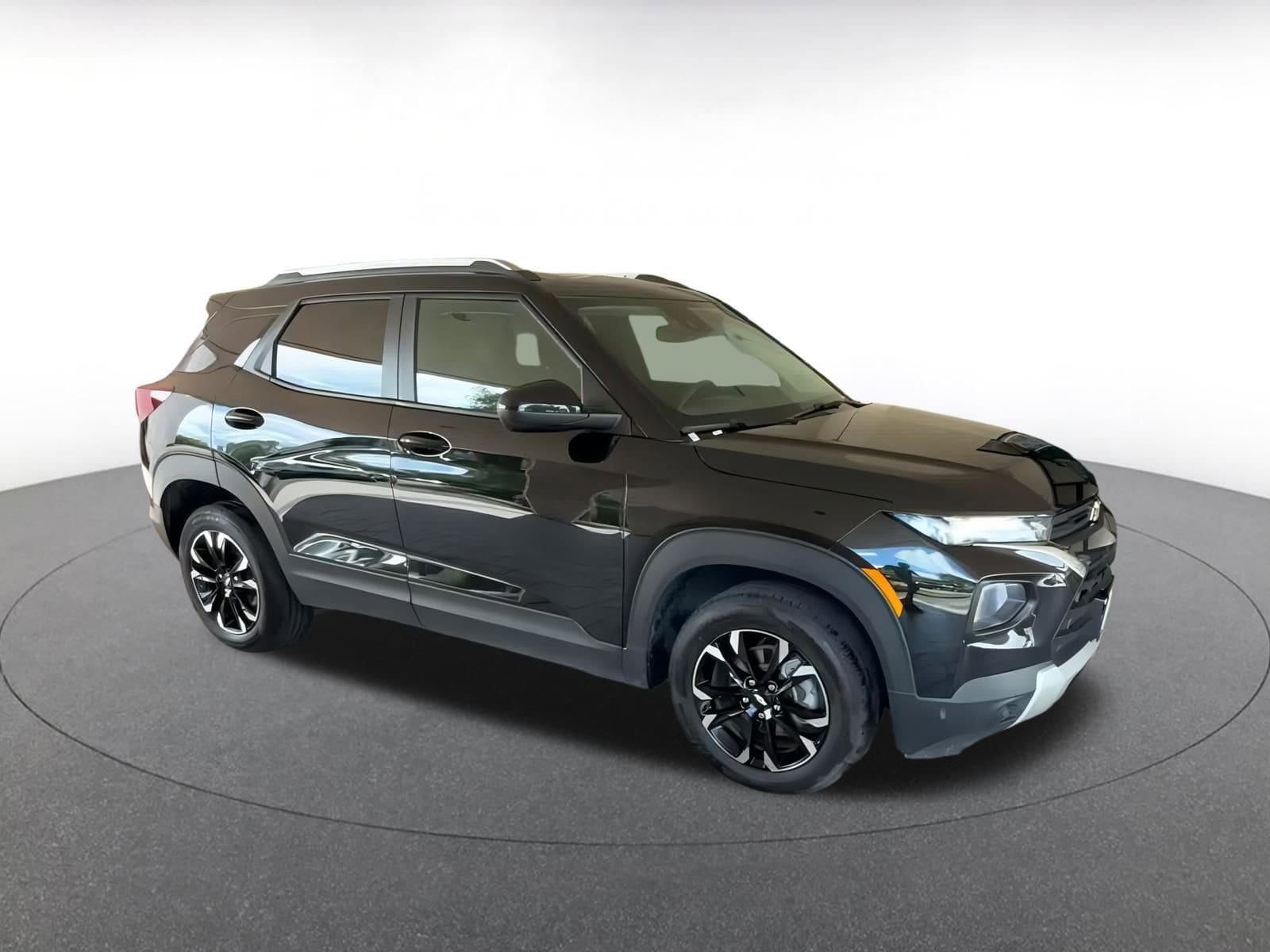 Thumbnail: 2023 Chevrolet TrailBlazer - 2