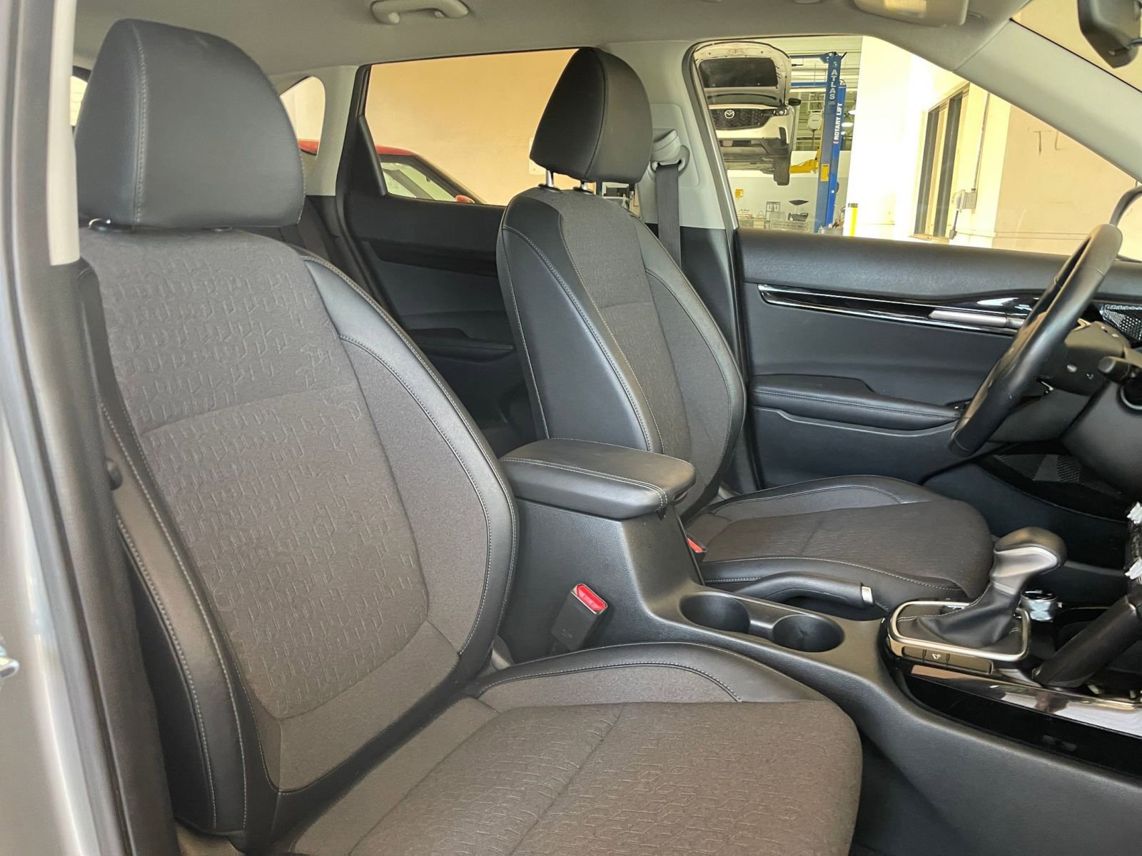 Thumbnail: 2025 Kia Seltos - 32