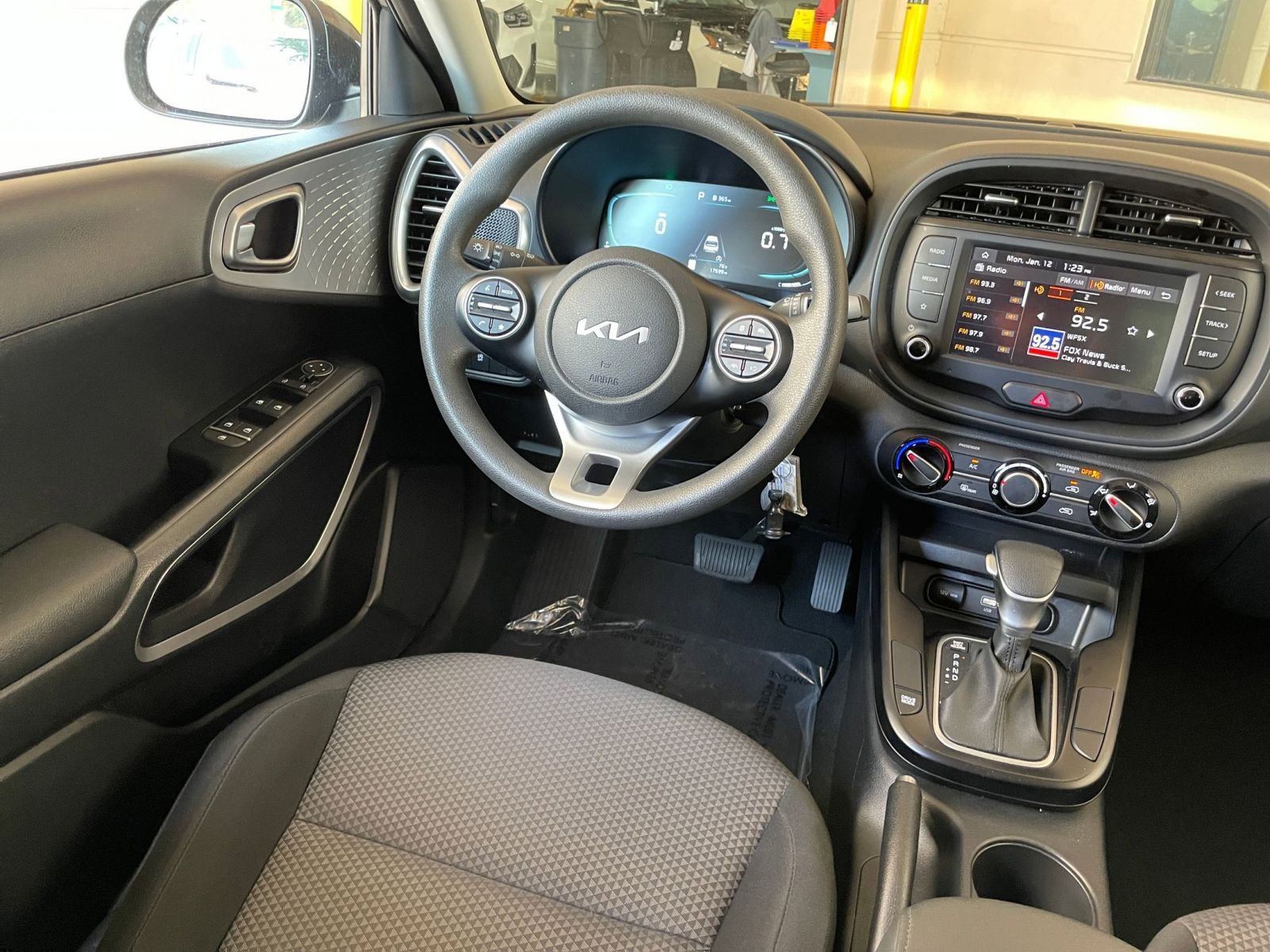 Thumbnail: 2025 Kia Soul - 32