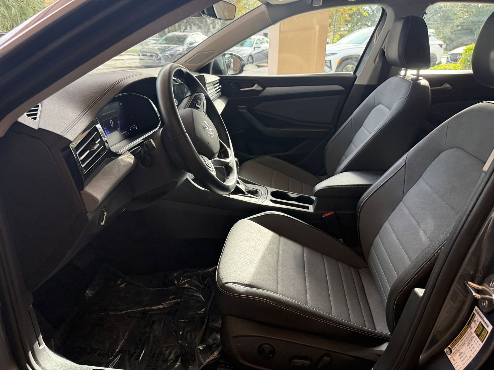 Thumbnail: 2025 Volkswagen Jetta - 21